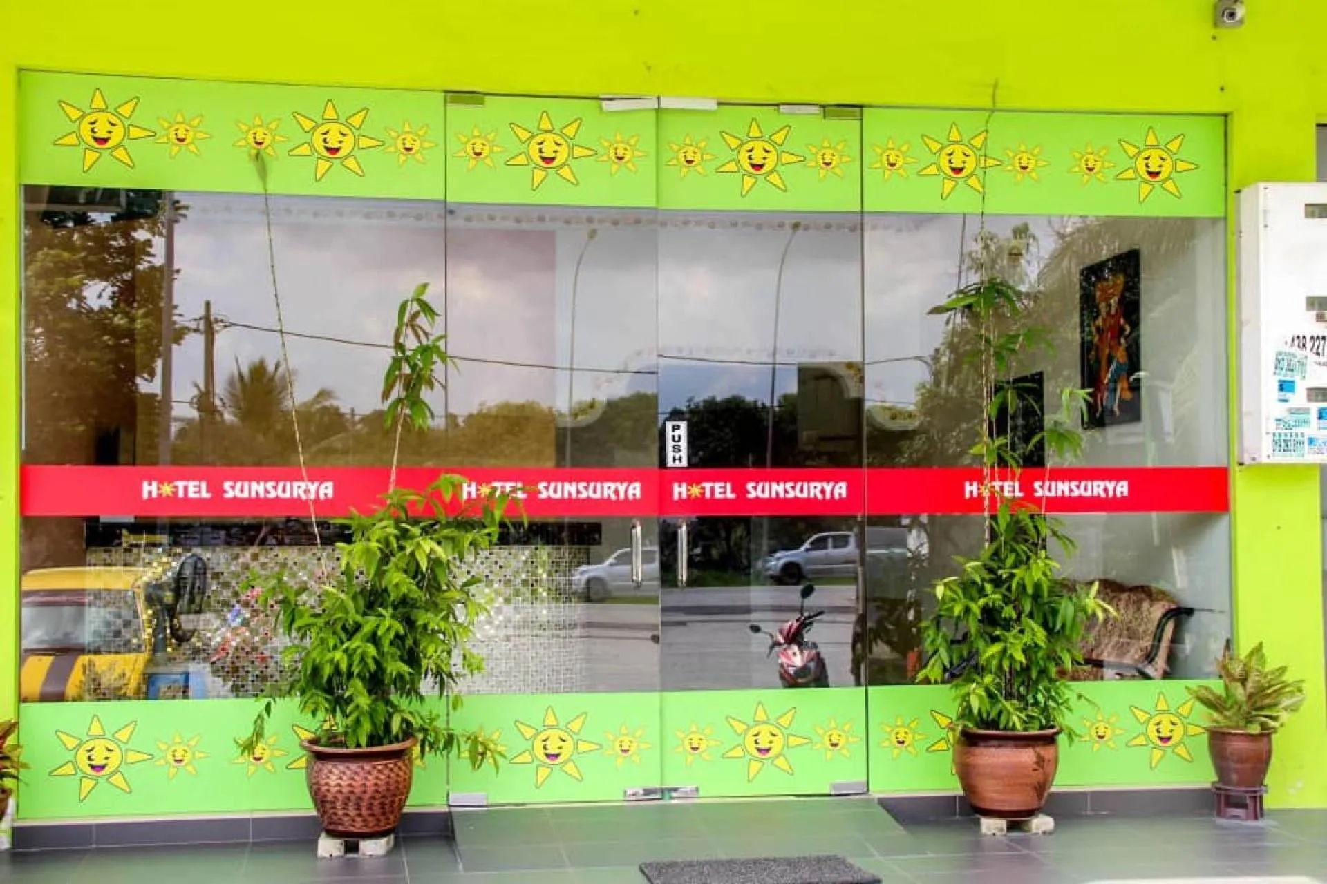 Facade/entrance in Hotel Sunsurya