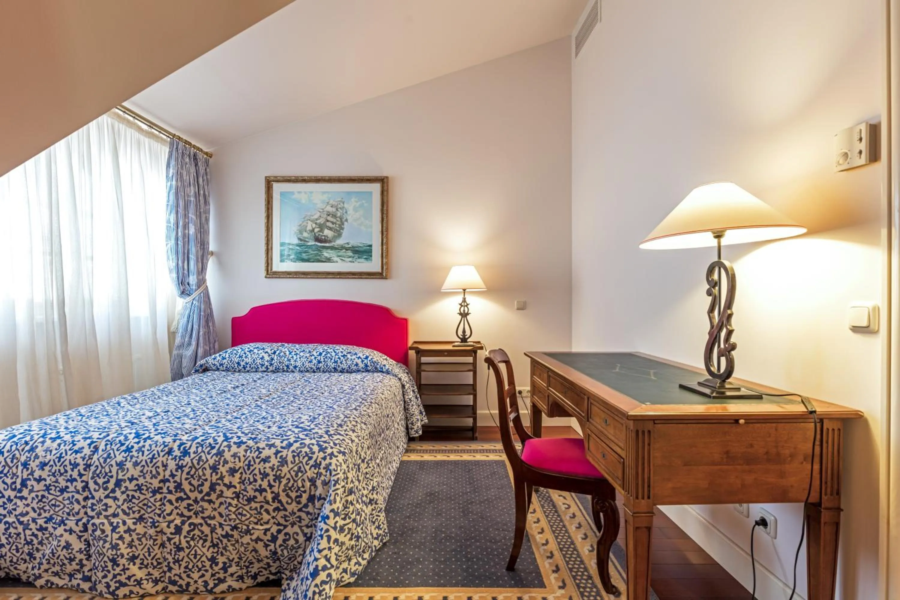 Photo of the whole room, Bed in Stikliai Palace Residence