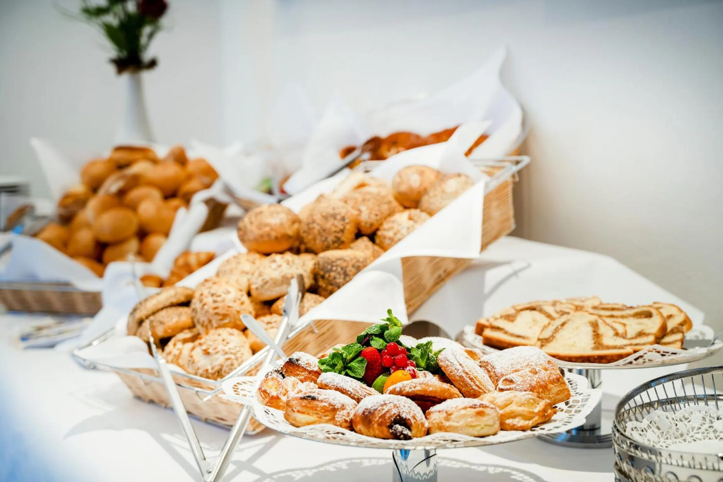 Restaurant/places to eat in Schloss Lautrach