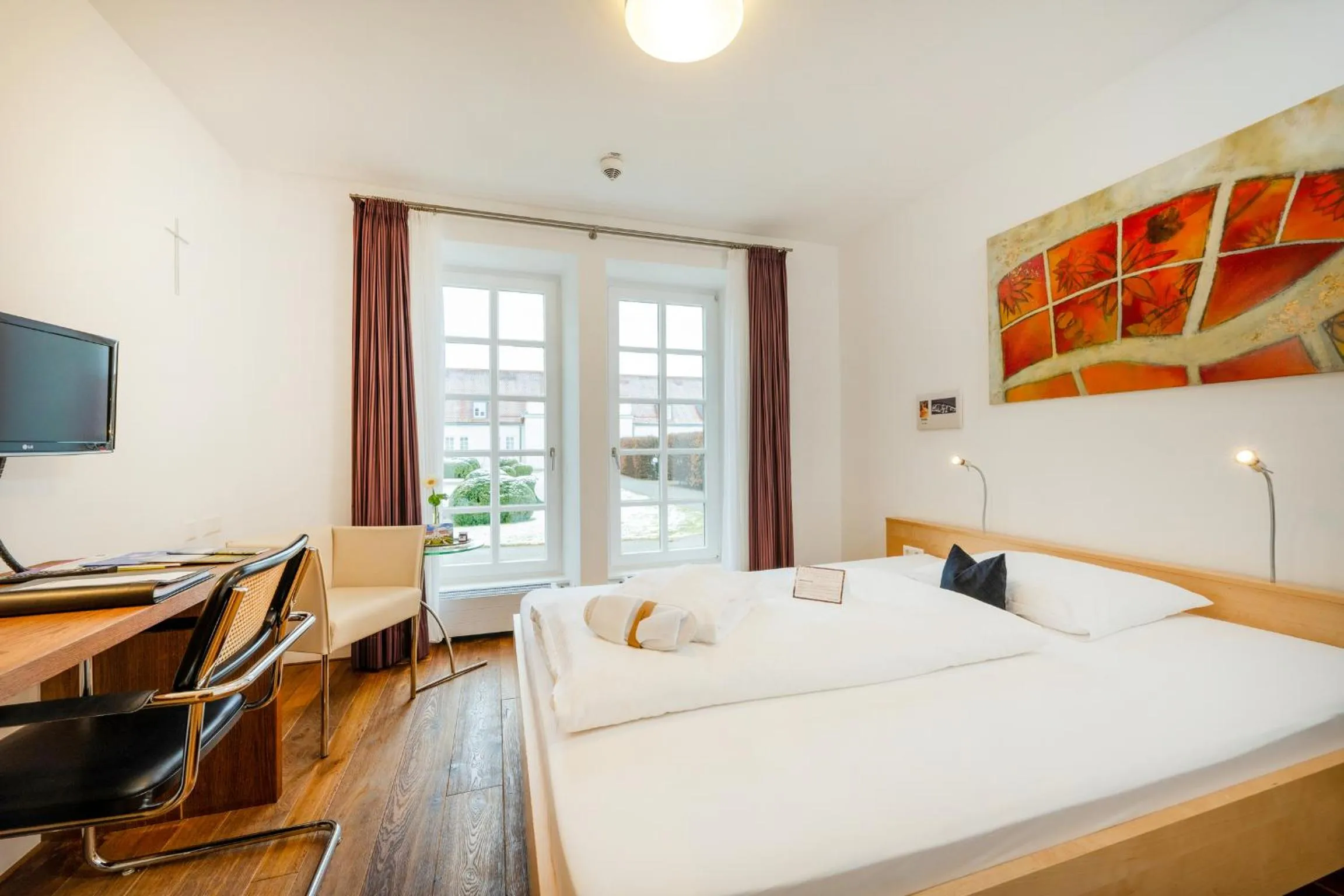 Photo of the whole room, Bed in Schloss Lautrach