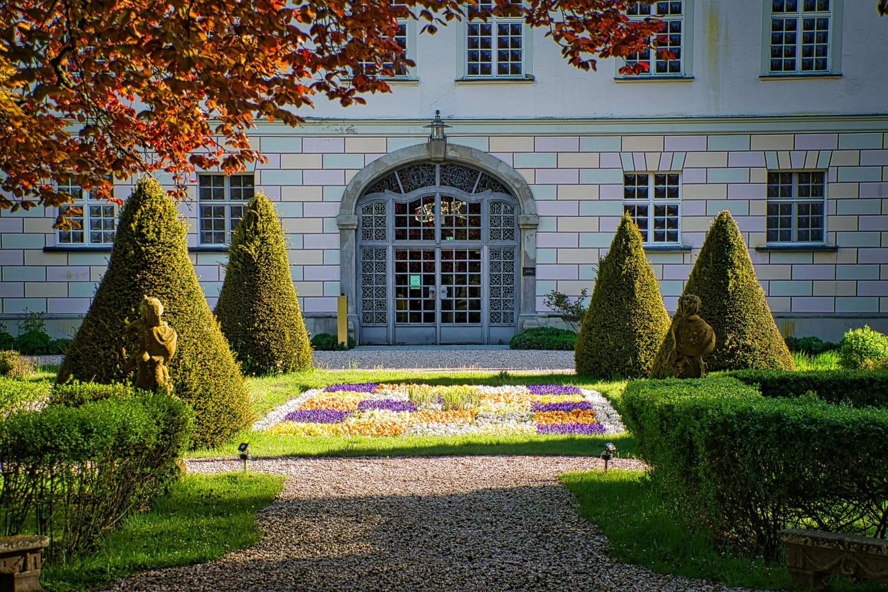 Property building in Schloss Lautrach