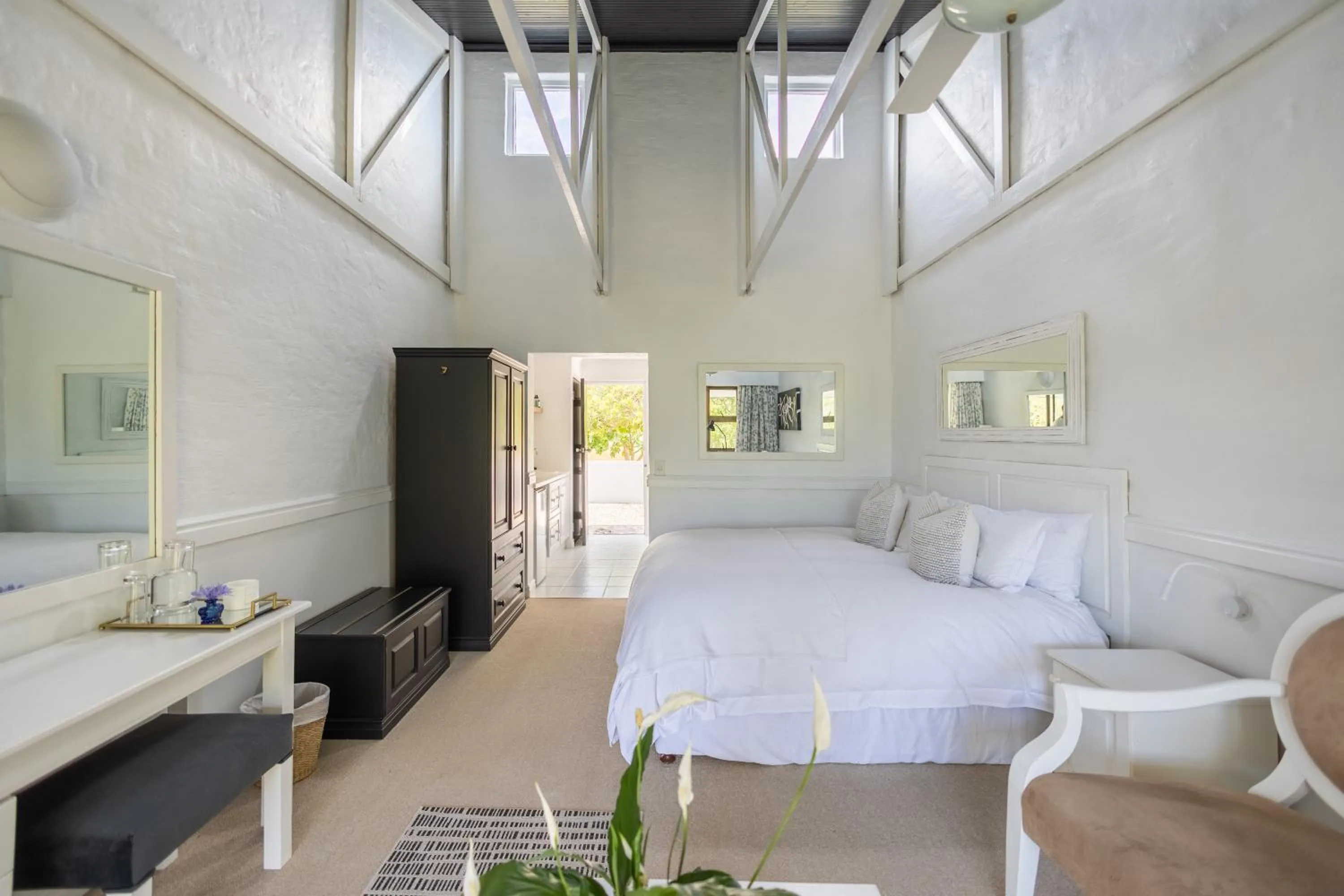 Photo of the whole room, Bed in Bitou River Lodge