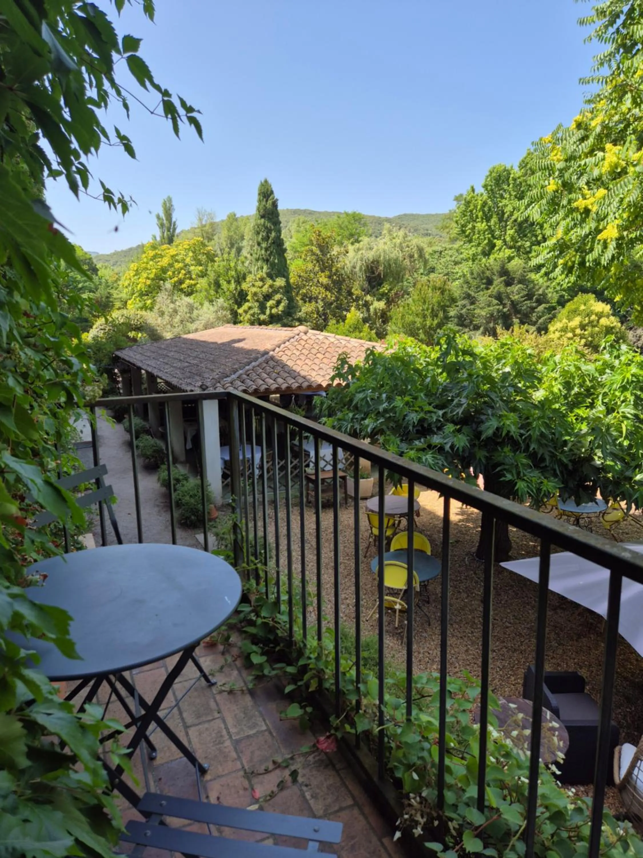Garden in Logis Hôtel Restaurant Les Norias