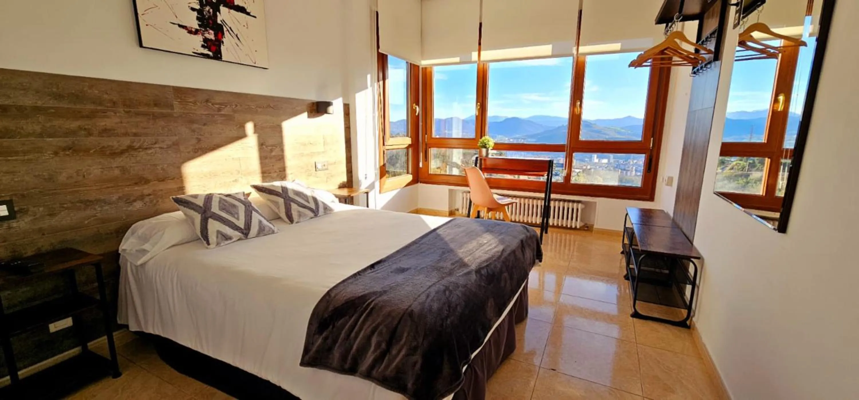 Bed in Hotel Artxanda Bilbao, Parking Gratuito en el Exterior Junto al Hotel