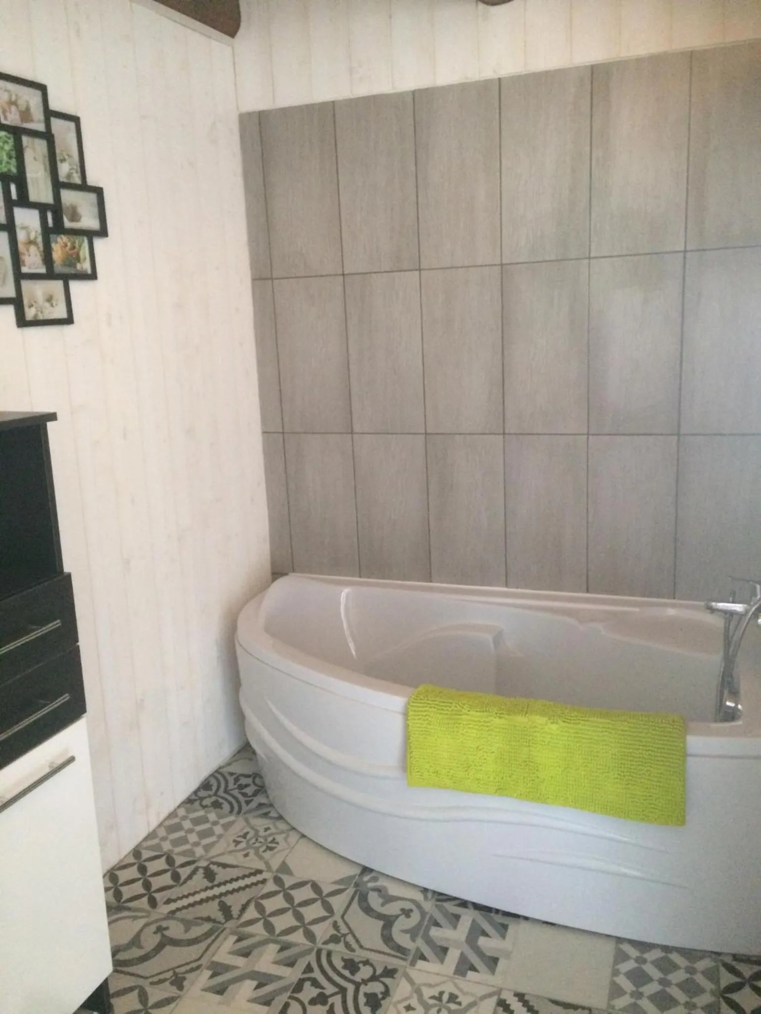 Bathroom in Chambres d'Hôtes LES VERGERS DE LOUISE