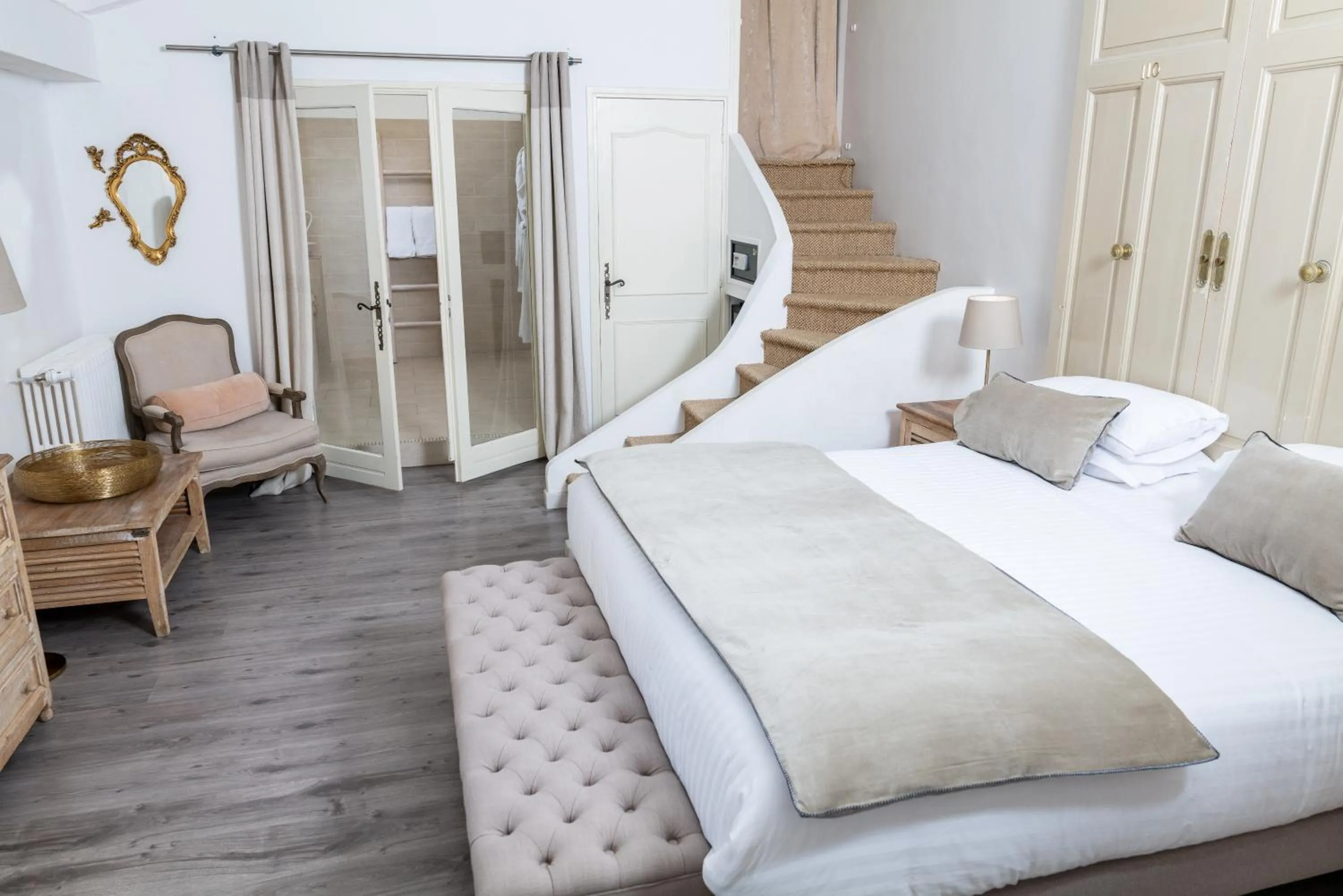 Photo of the whole room, Bed in La Regalido