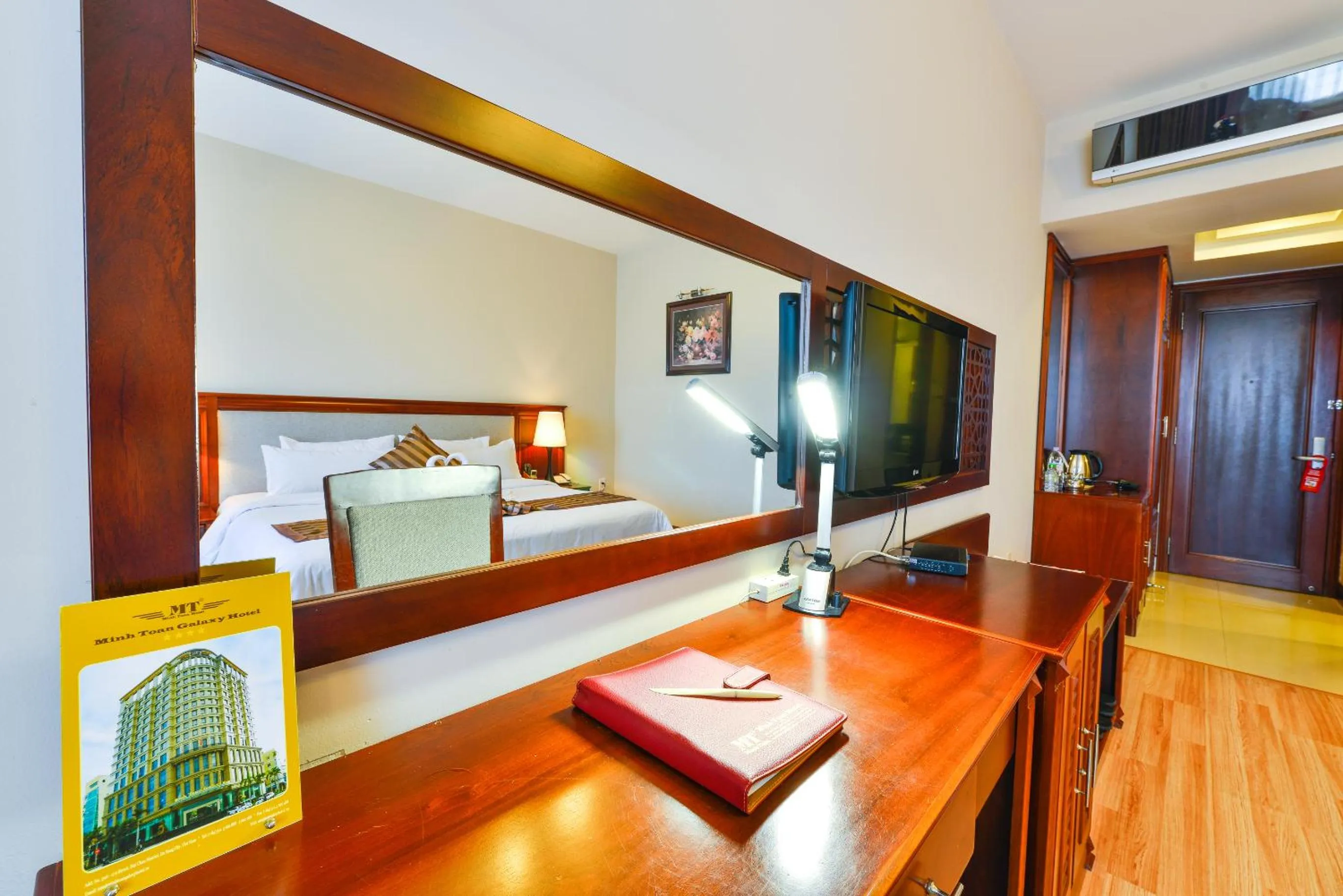 Photo of the whole room, Bed in Minh Toan Athena Hotel