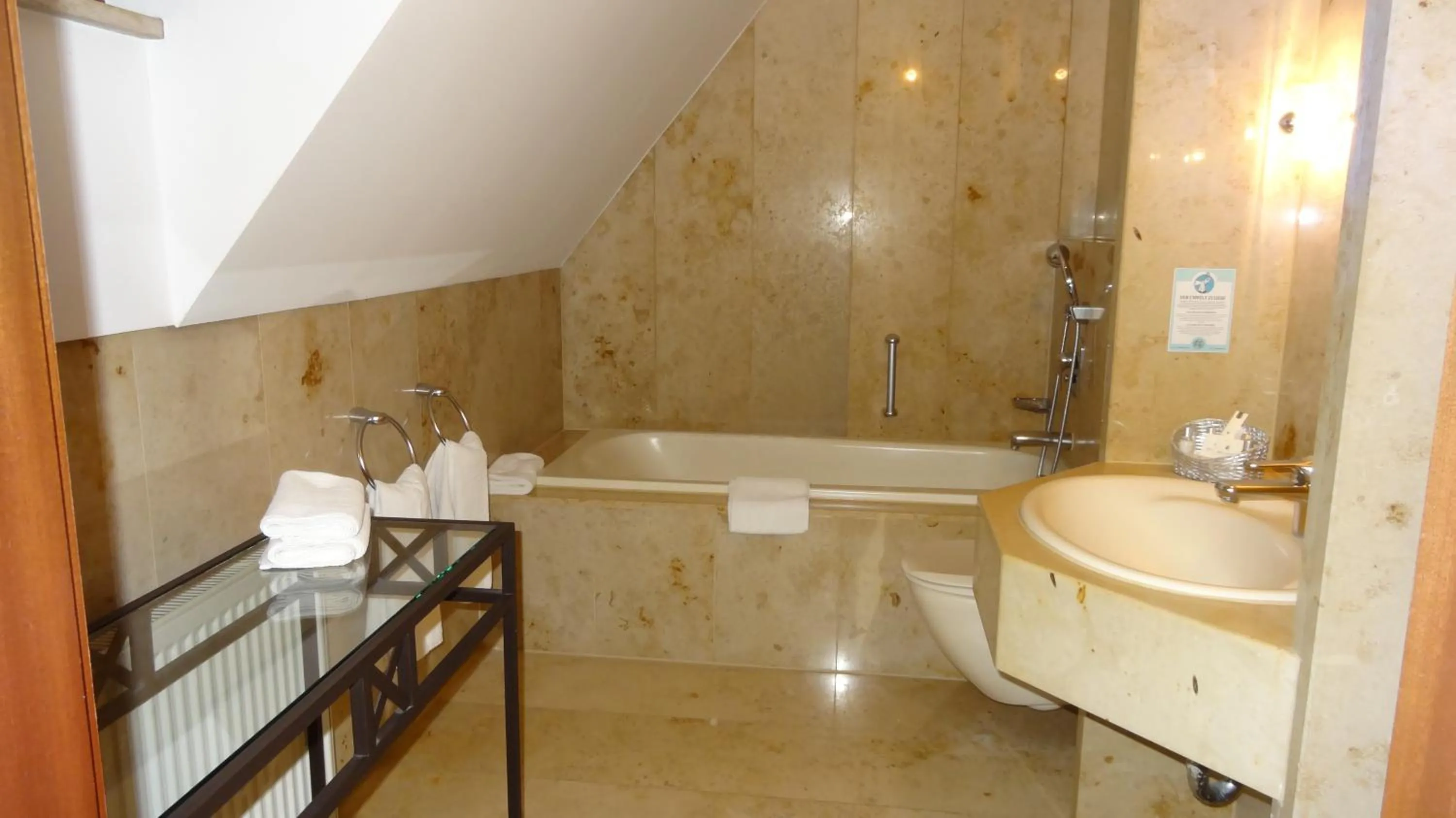 Bathroom in Landhaus Wolf - wir freuen uns