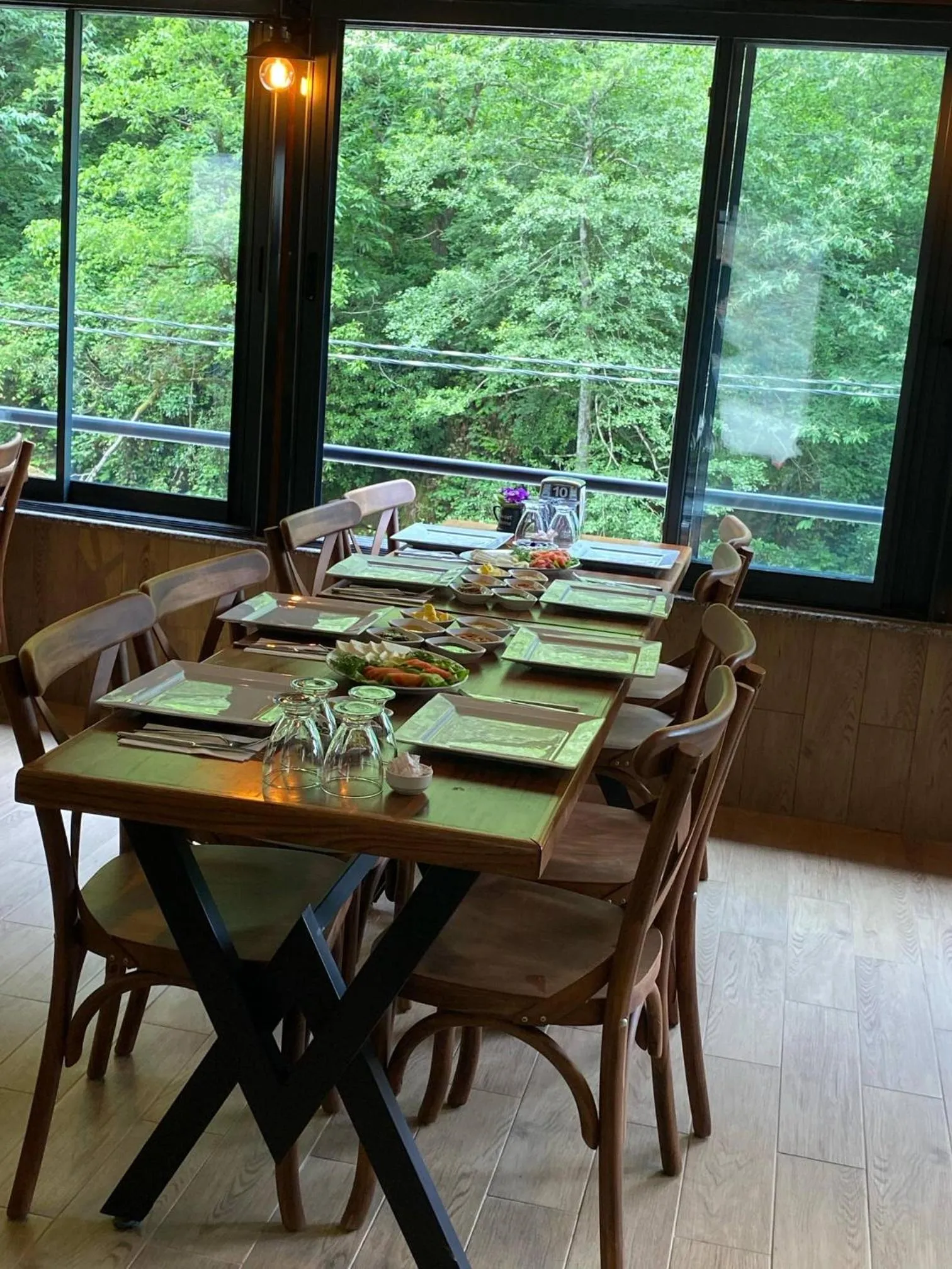 Restaurant/places to eat in Mencuna Konaklari