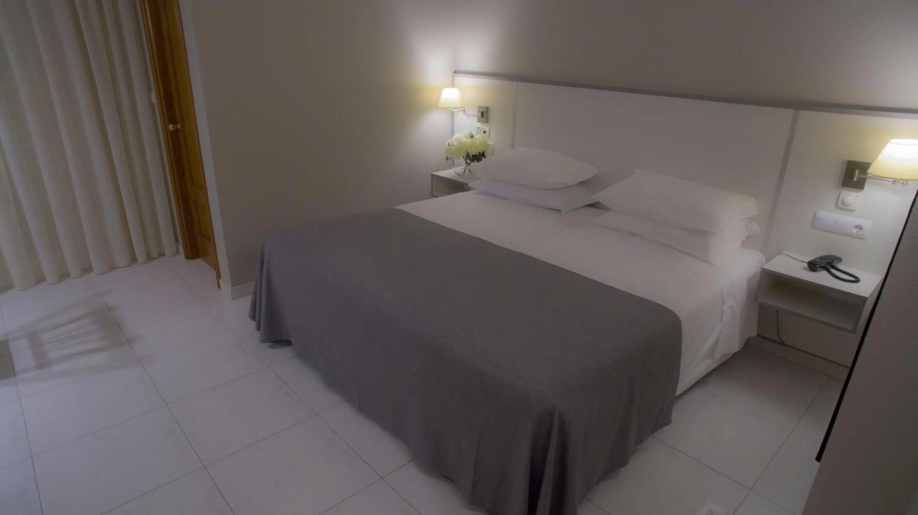 Photo of the whole room, Bed in Hotel Ancora SANXENXO