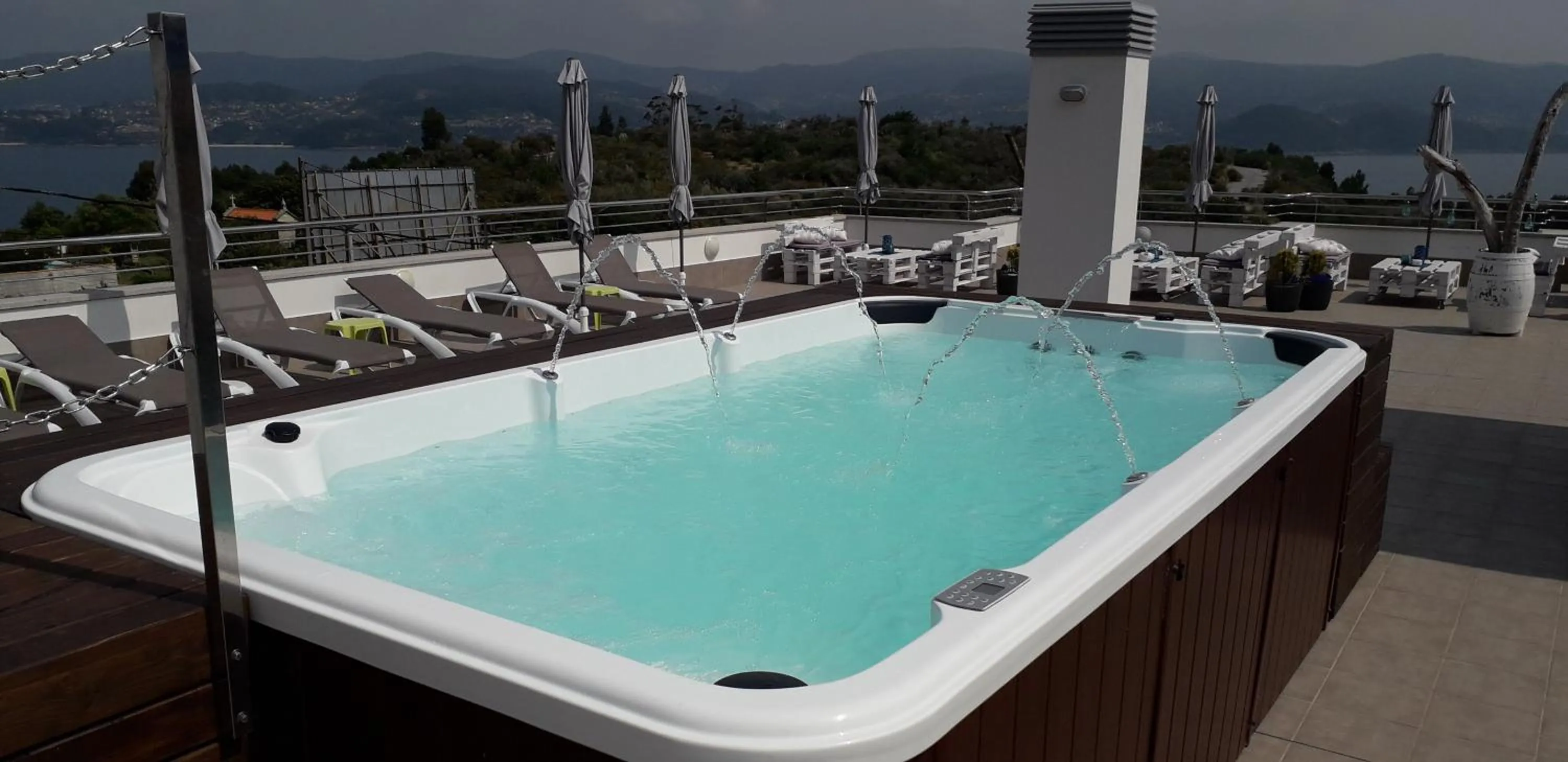 Swimming pool in Hotel Ancora SANXENXO