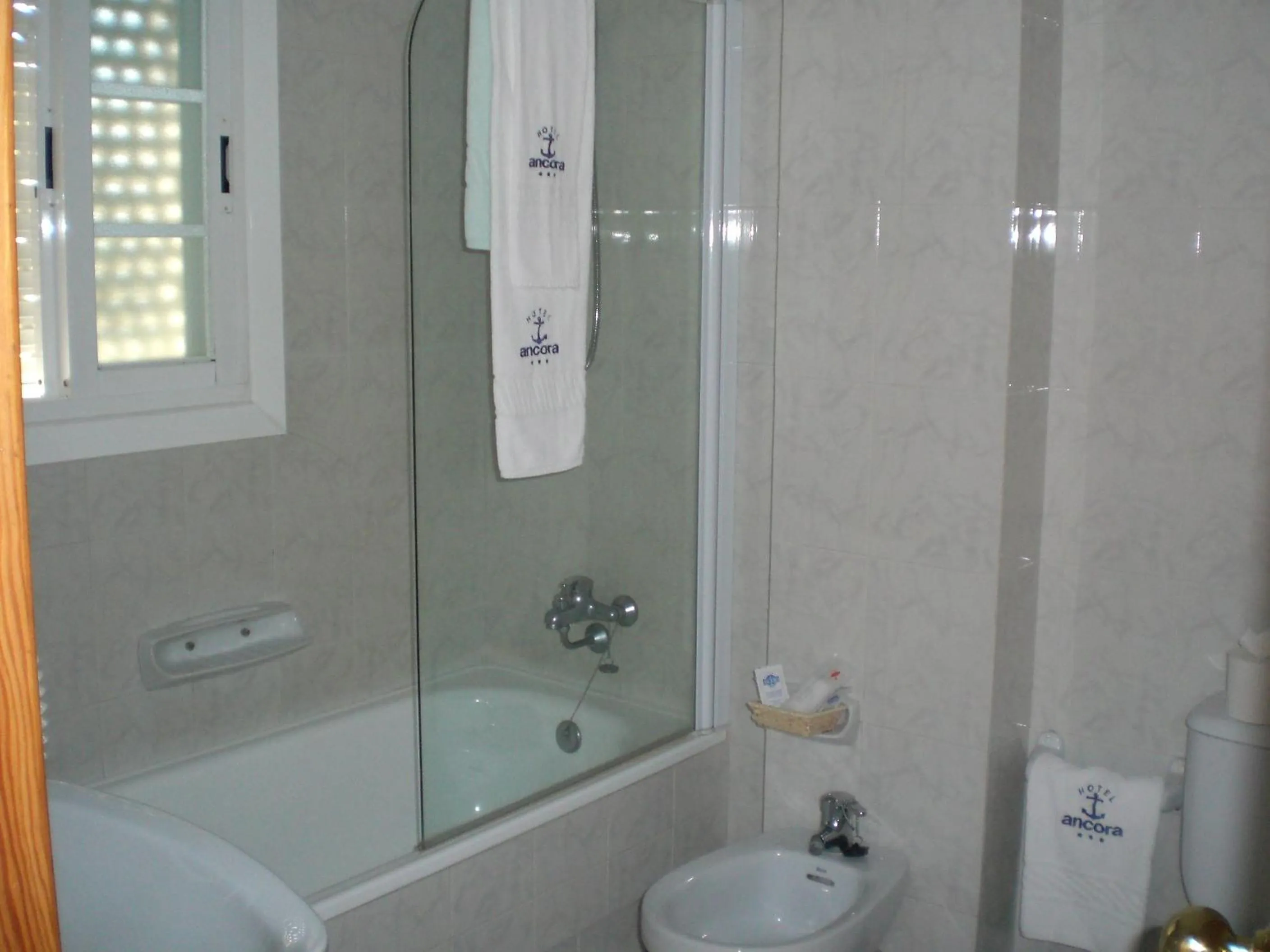 Shower in Hotel Ancora SANXENXO