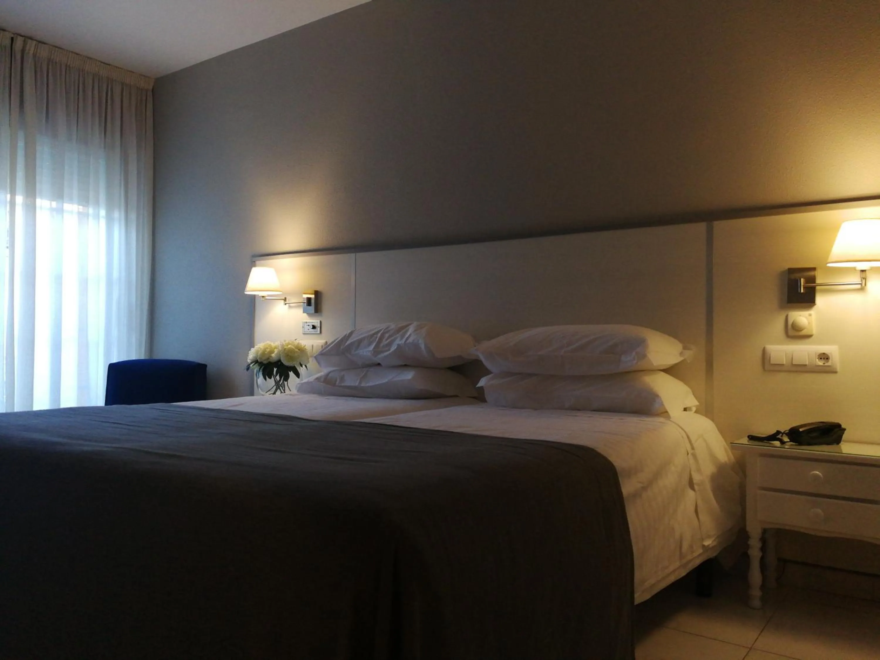 Photo of the whole room, Bed in Hotel Ancora SANXENXO