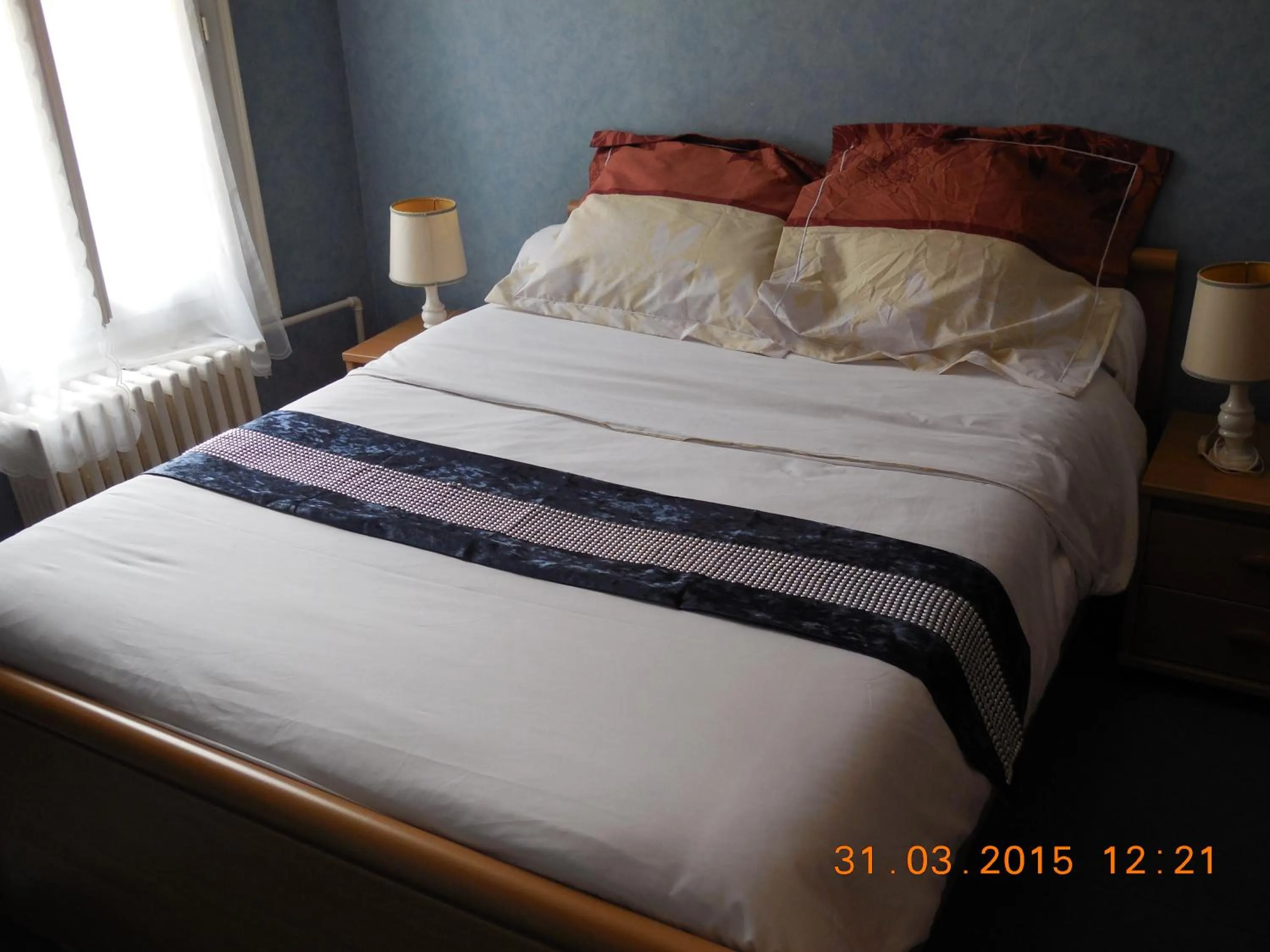 Bed in Hôtel le Petit Château proche parc des expositions porte de versailles