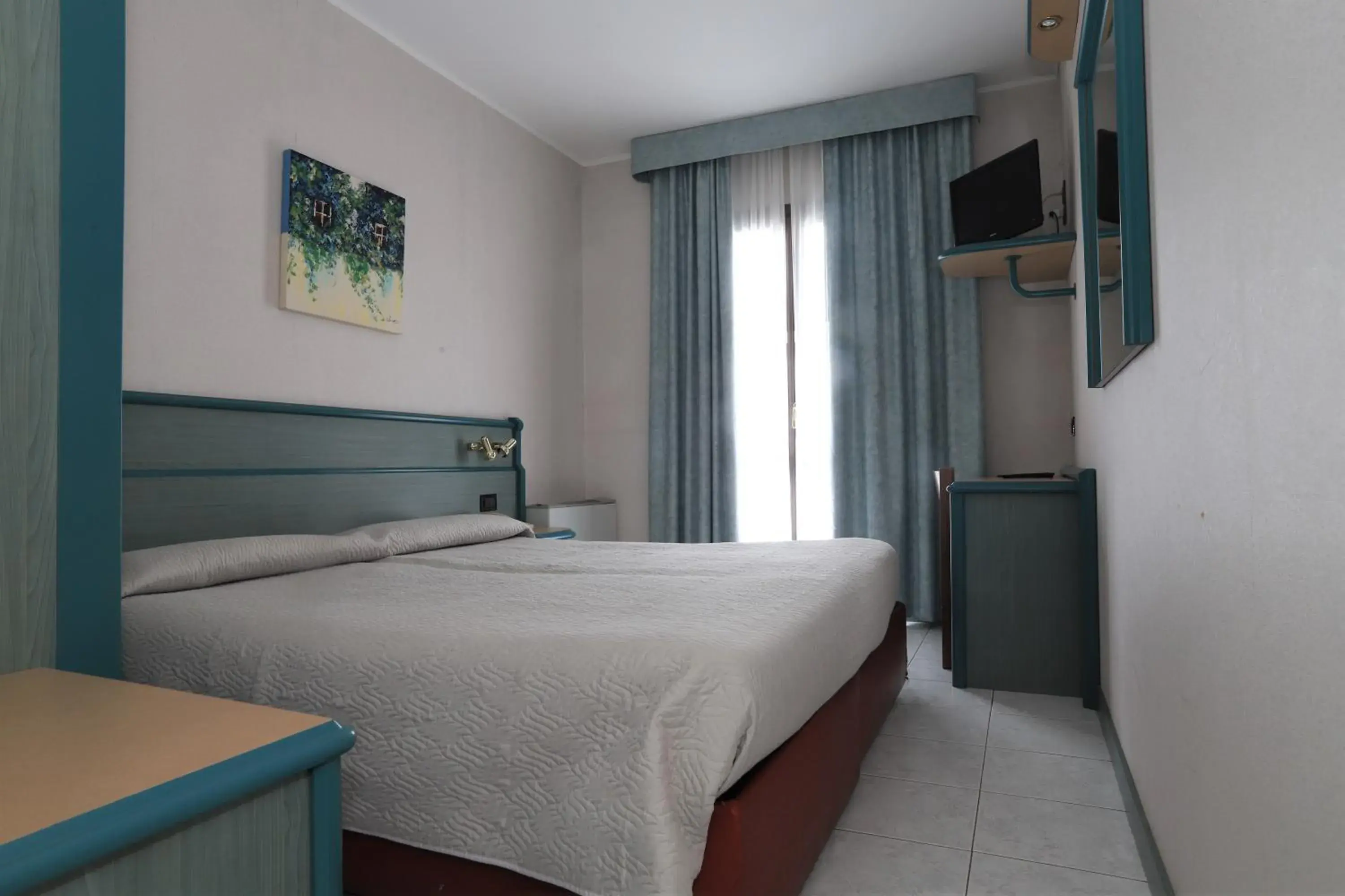 Standard Double or Twin Room with Balcony - single occupancy in Hotel Pian del Sole Standard Double or Twin Room with Balcony - single occupancy in Hotel Pian del Sole