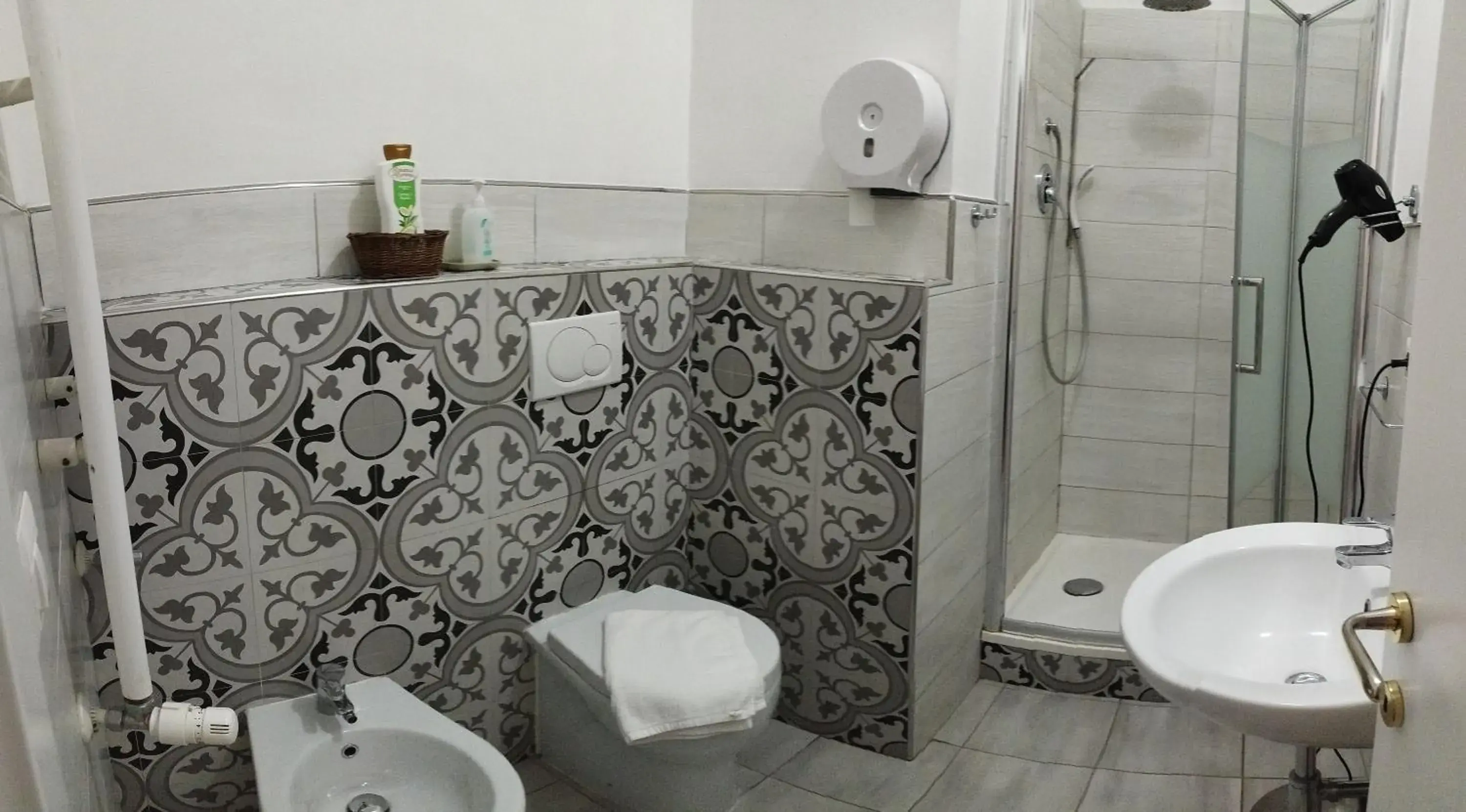 Classic Triple Room in Casa Celeste Classic Triple Room in Casa Celeste