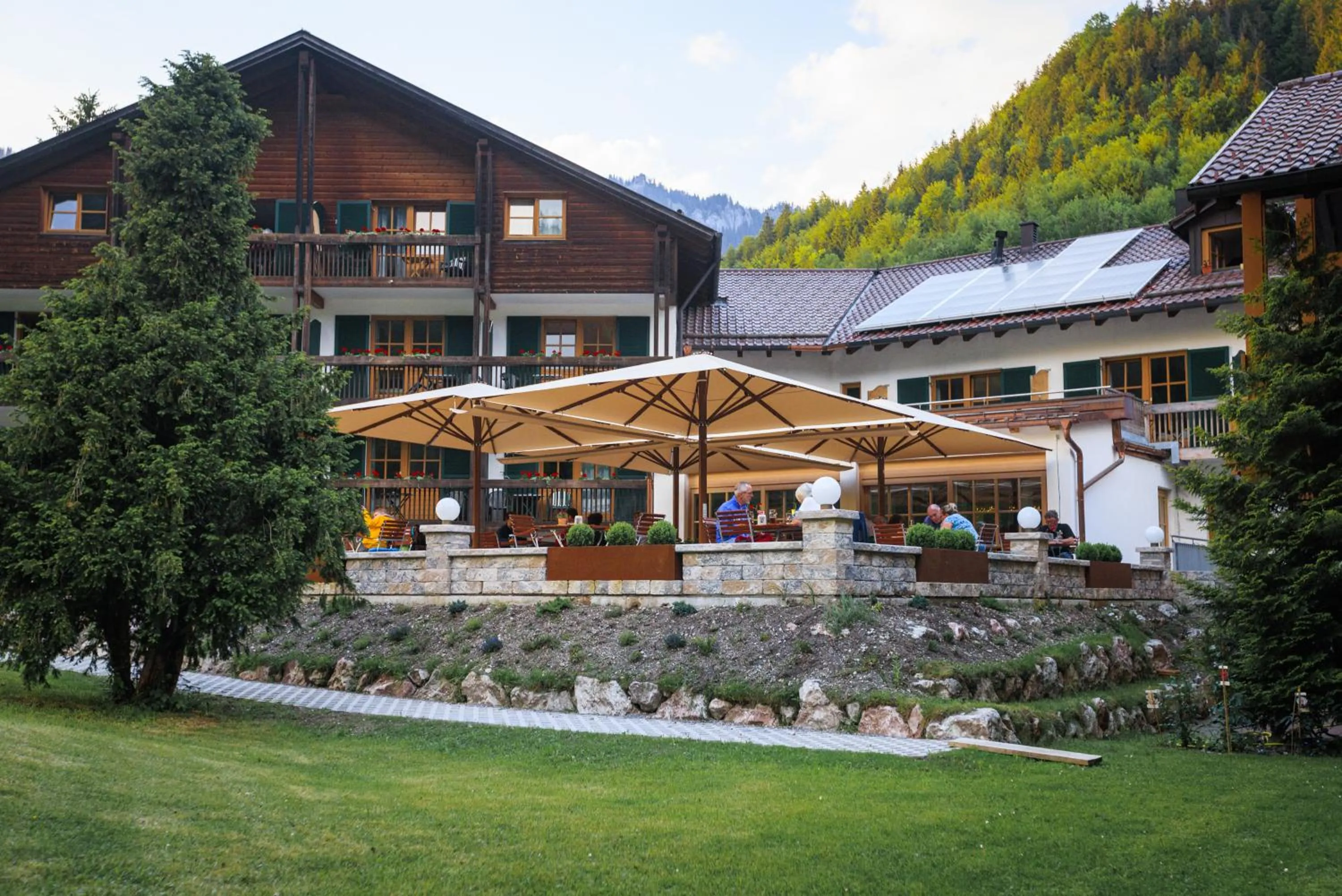 Restaurant/places to eat in Alphotel Ettal