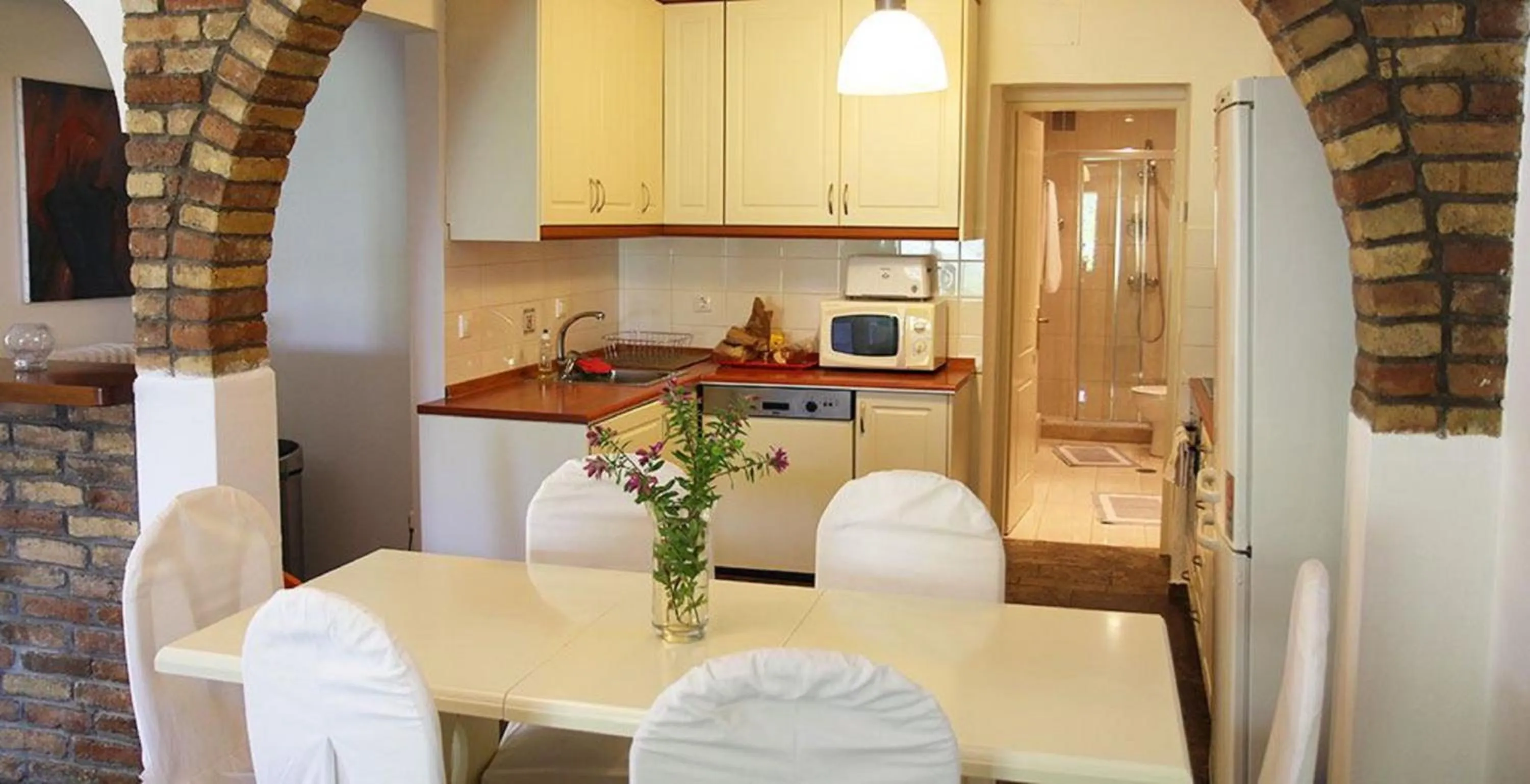 Kitchen or kitchenette in Isabella Country House