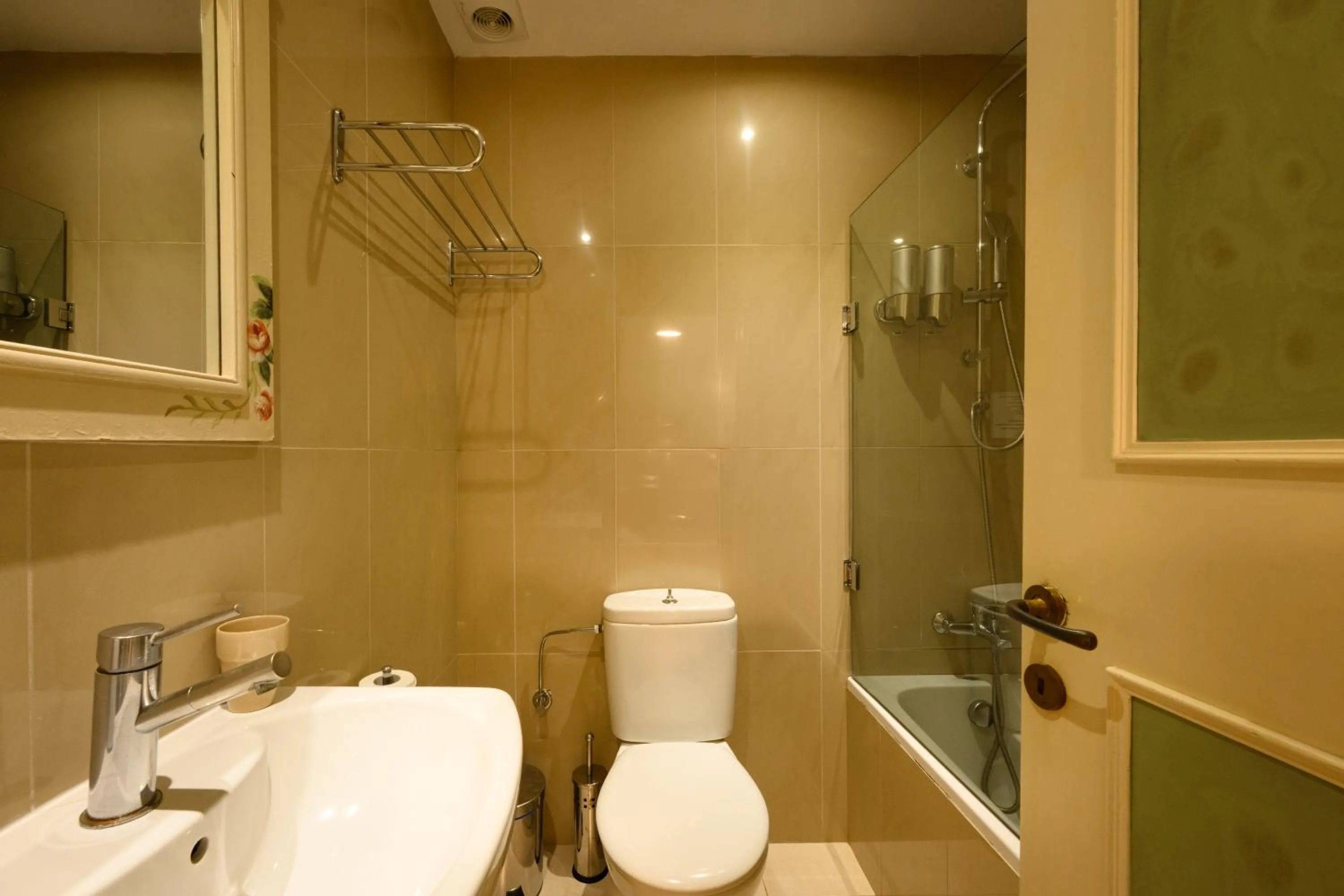 Shower in Isabella Country House