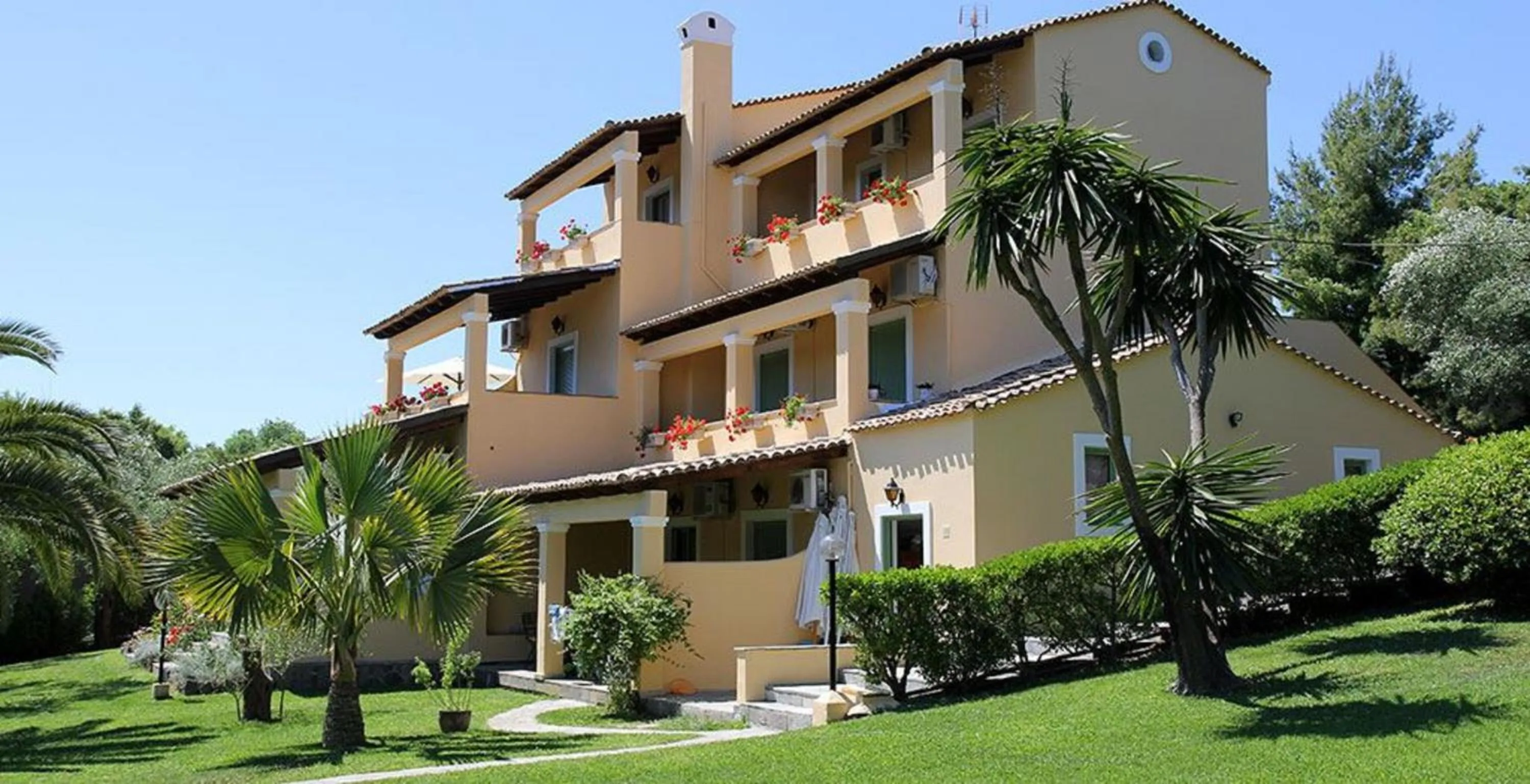 Property building in Isabella Country House