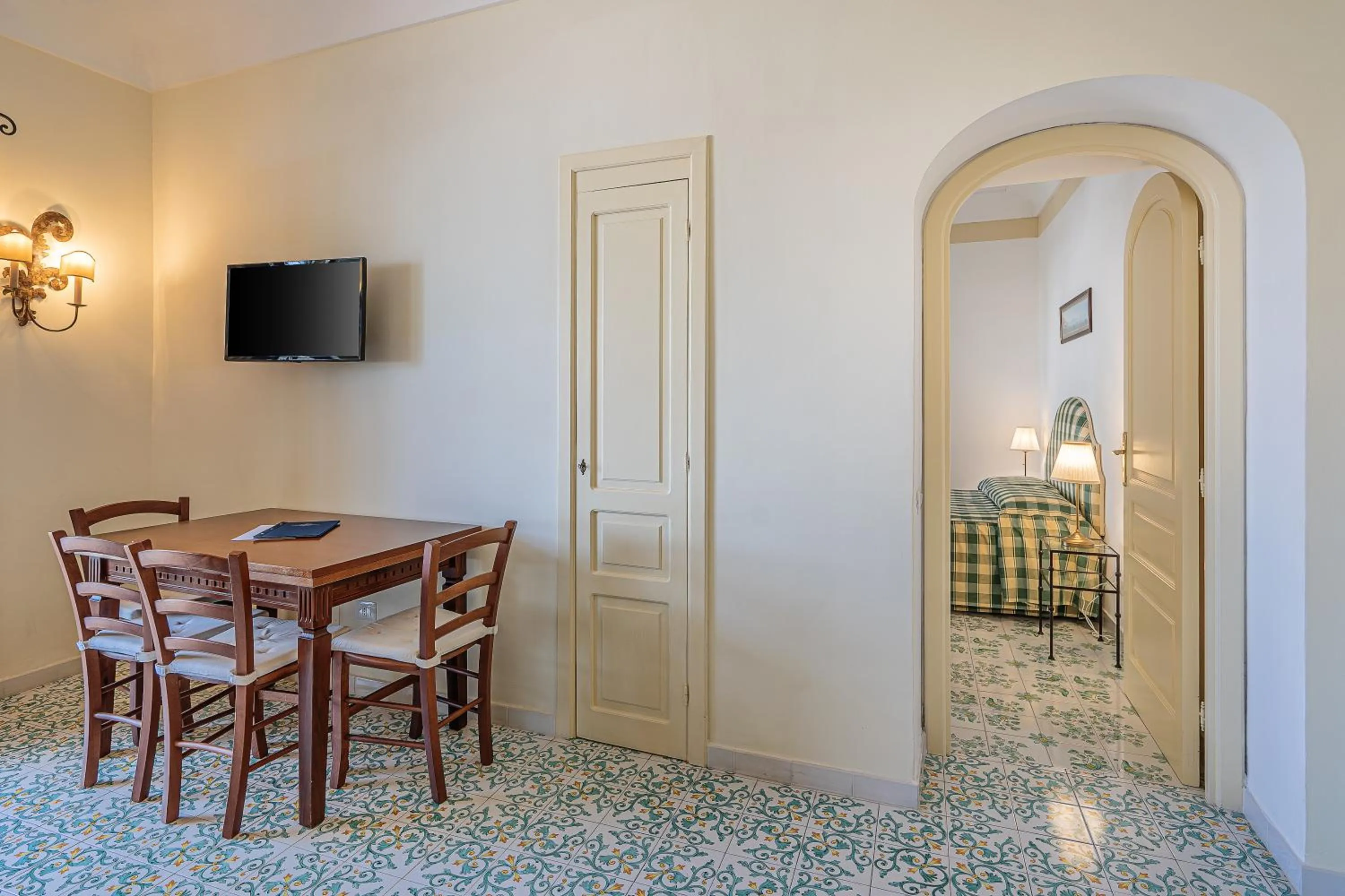 Dining area, Bed in Palazzo Margherita