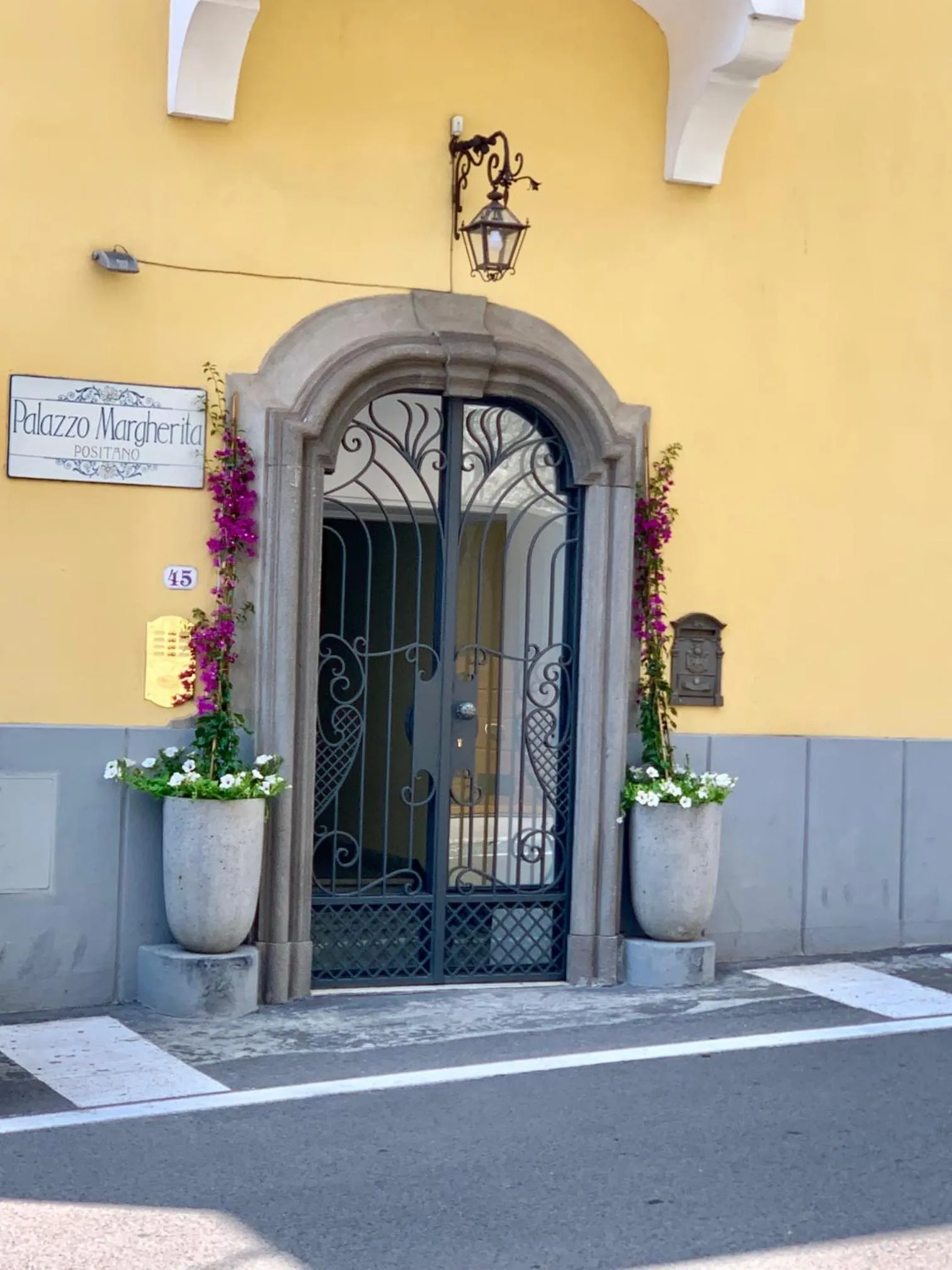 Facade/entrance in Palazzo Margherita