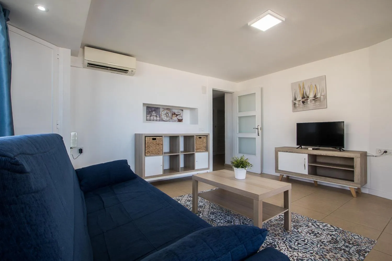 TV and multimedia in Apartamentos Torre Yago
