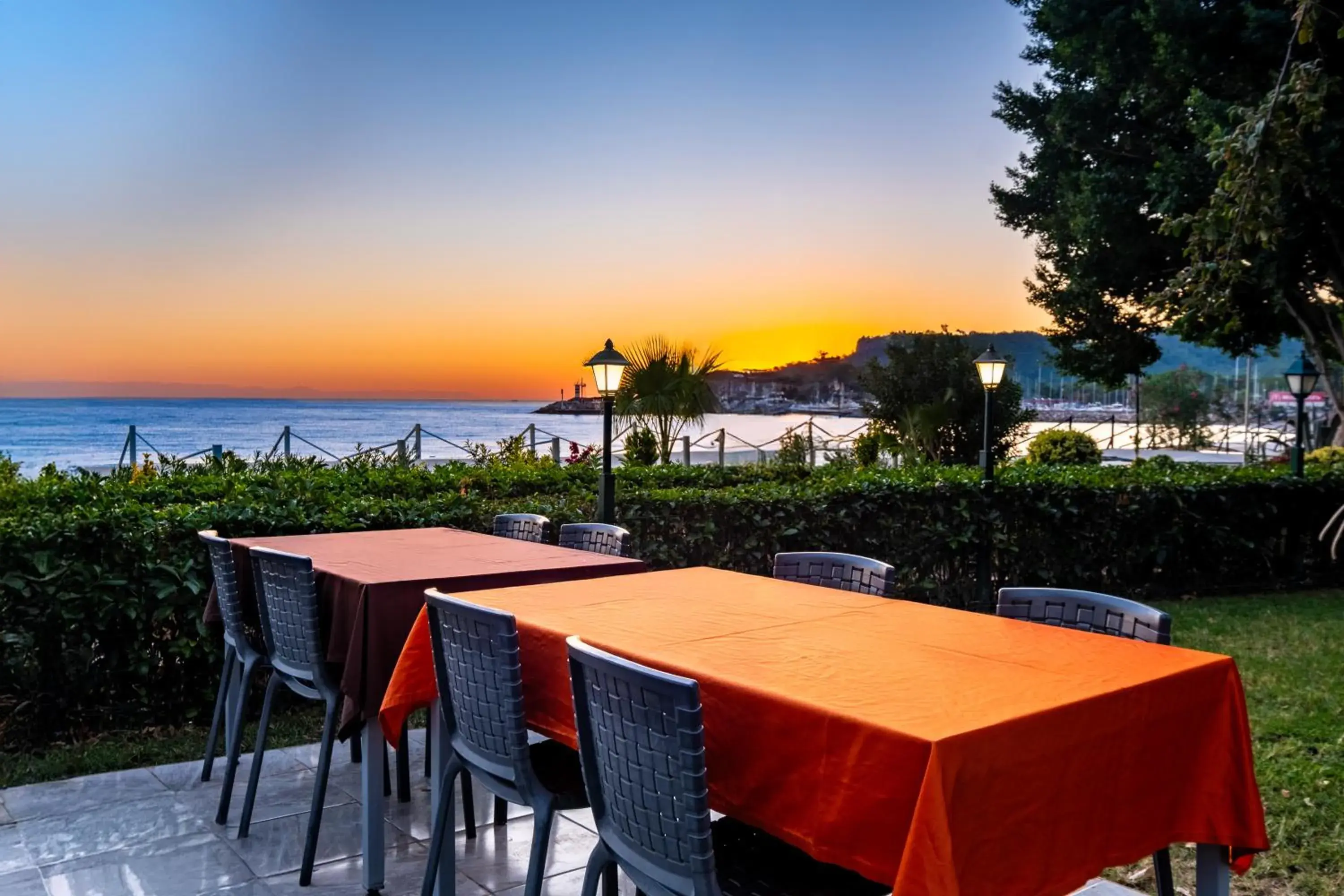 Property building in Fame Beach Hotel Property building in Fame Beach Hotel