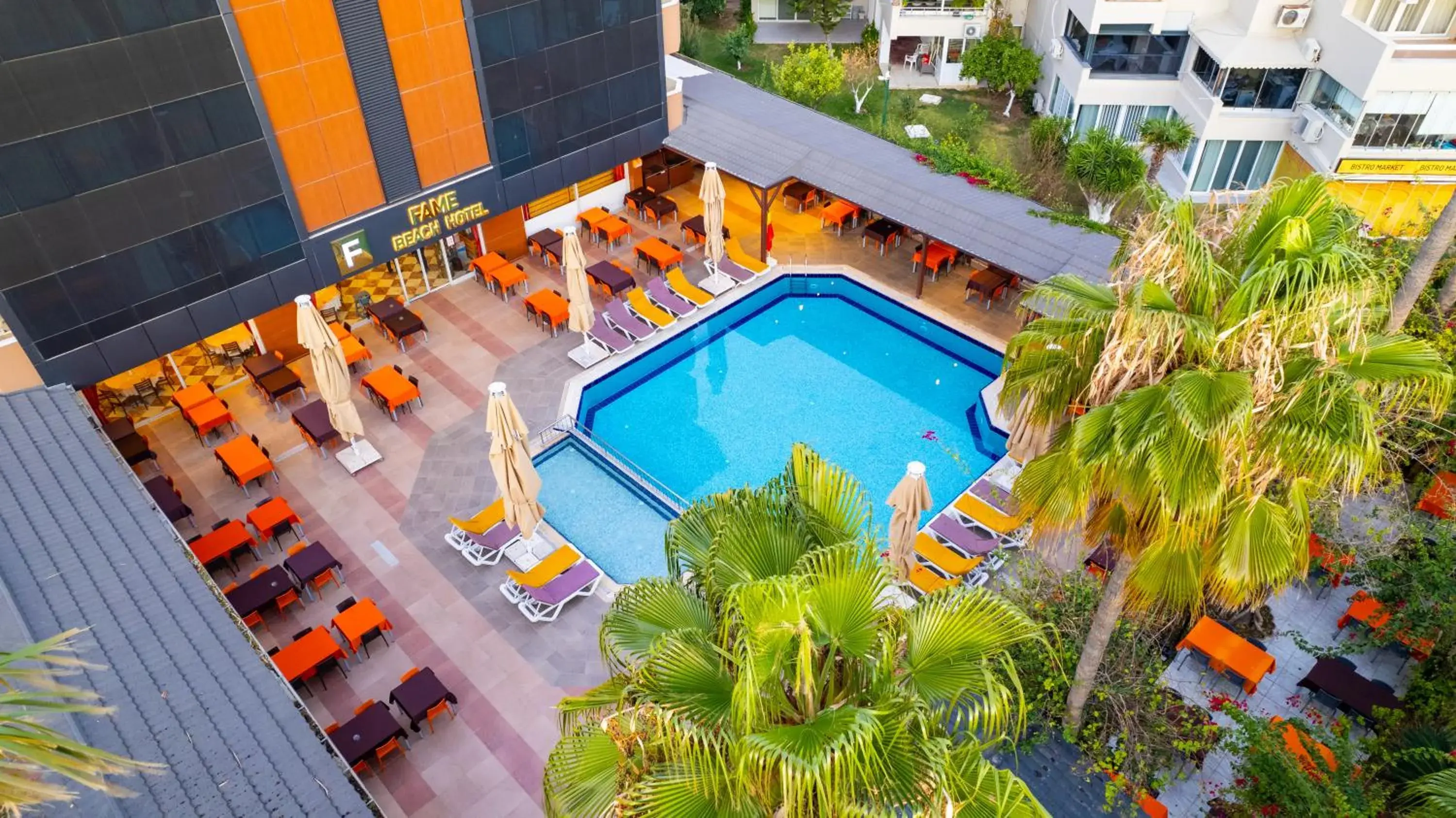 Swimming pool in Fame Beach Hotel Swimming pool in Fame Beach Hotel