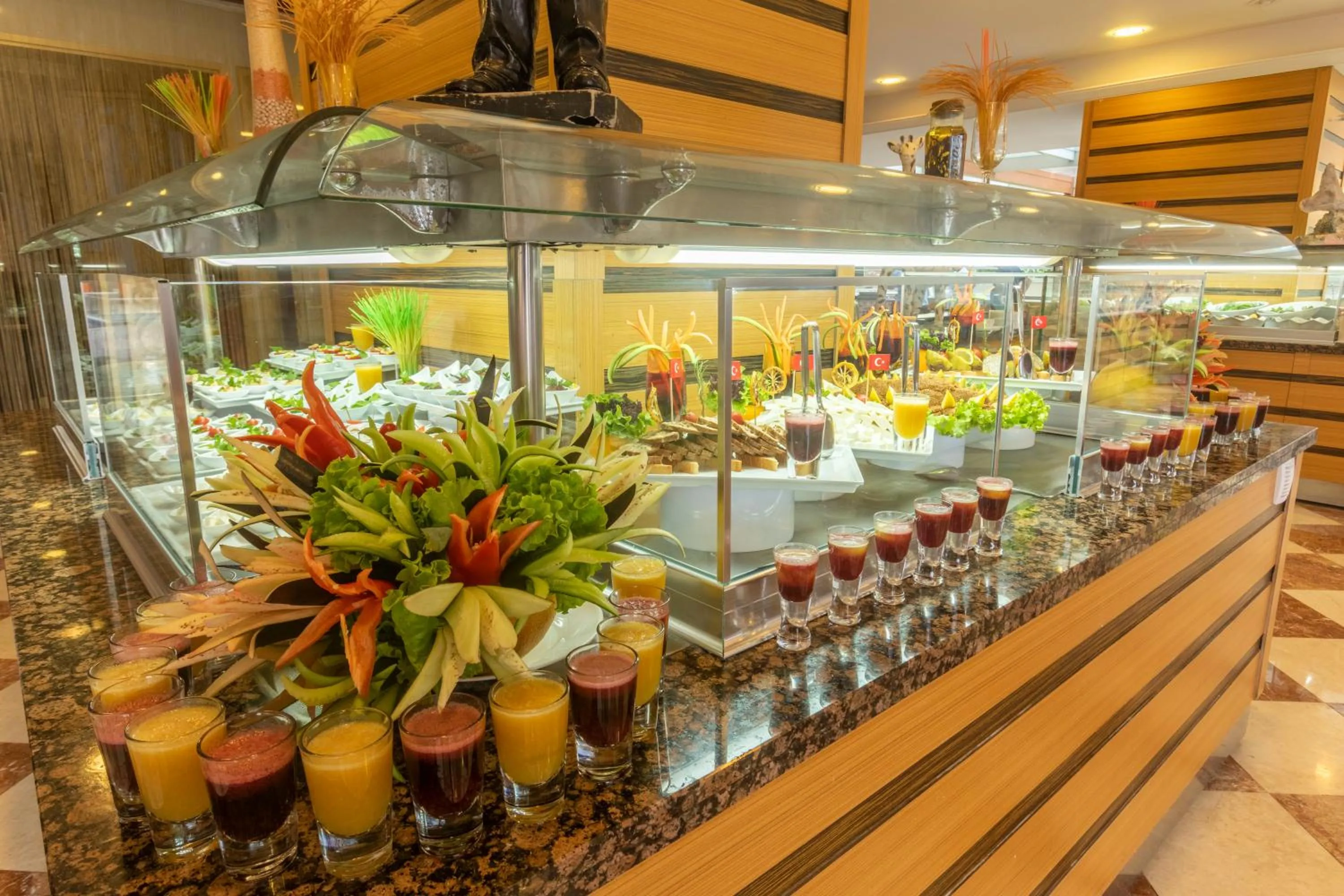 Restaurant/places to eat in Fame Beach Hotel