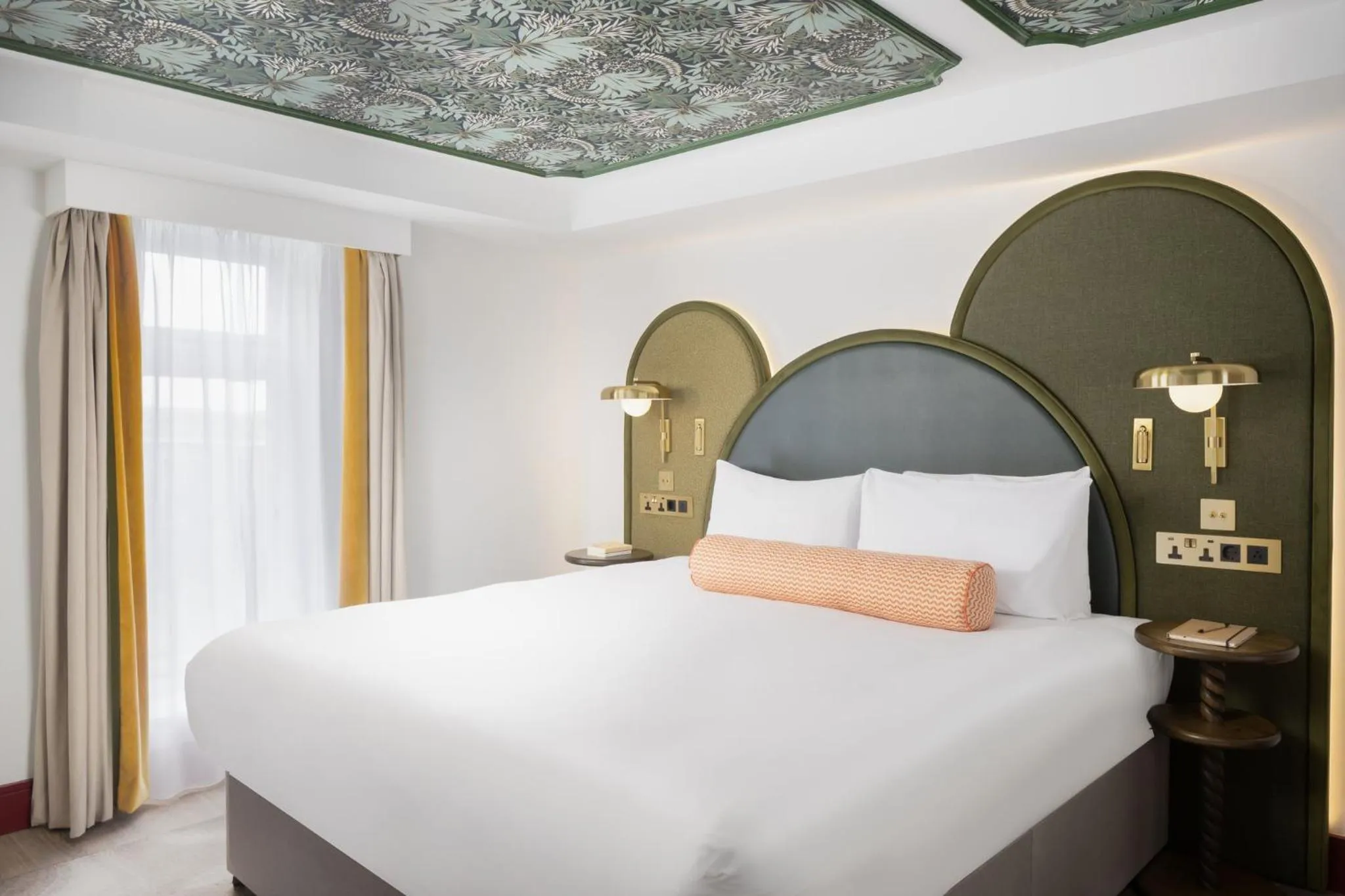 Photo of the whole room, Bed in The Welbeck Hotel by IHG