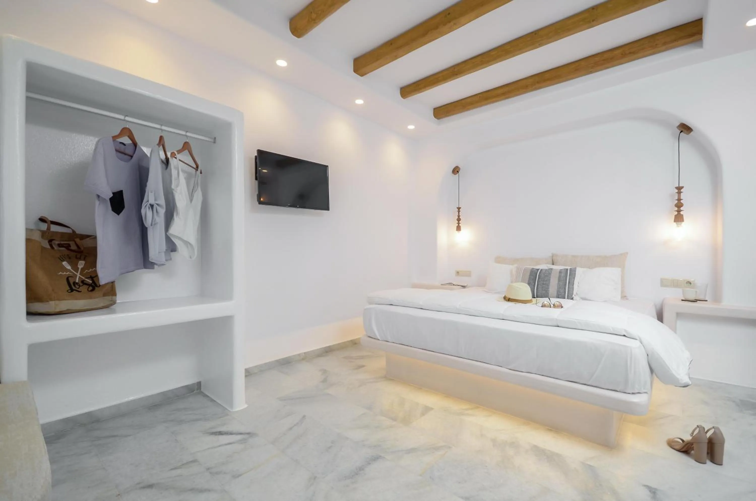 TV and multimedia, Bed in Asterias Studios