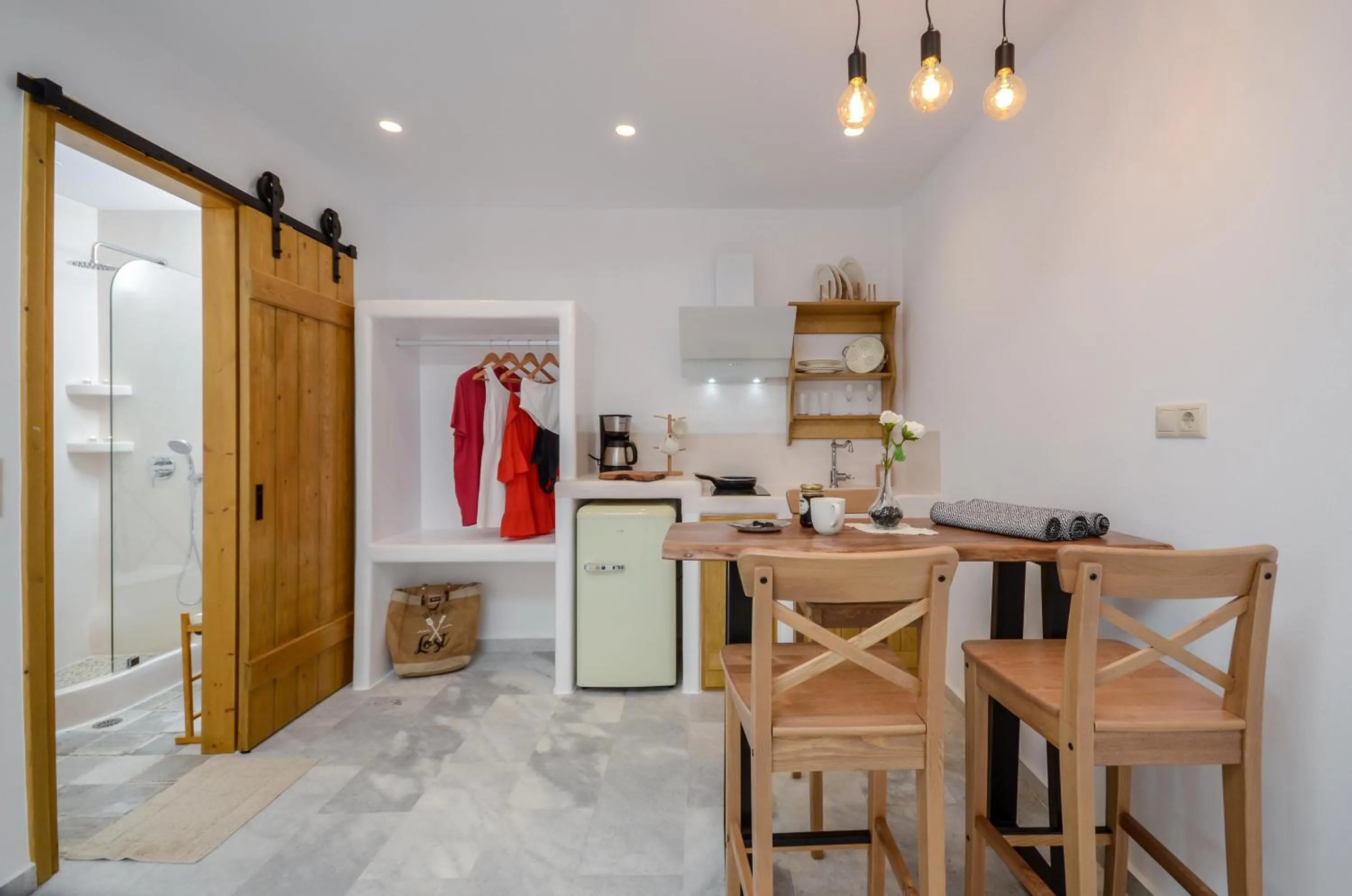 Coffee/tea facilities in Asterias Studios