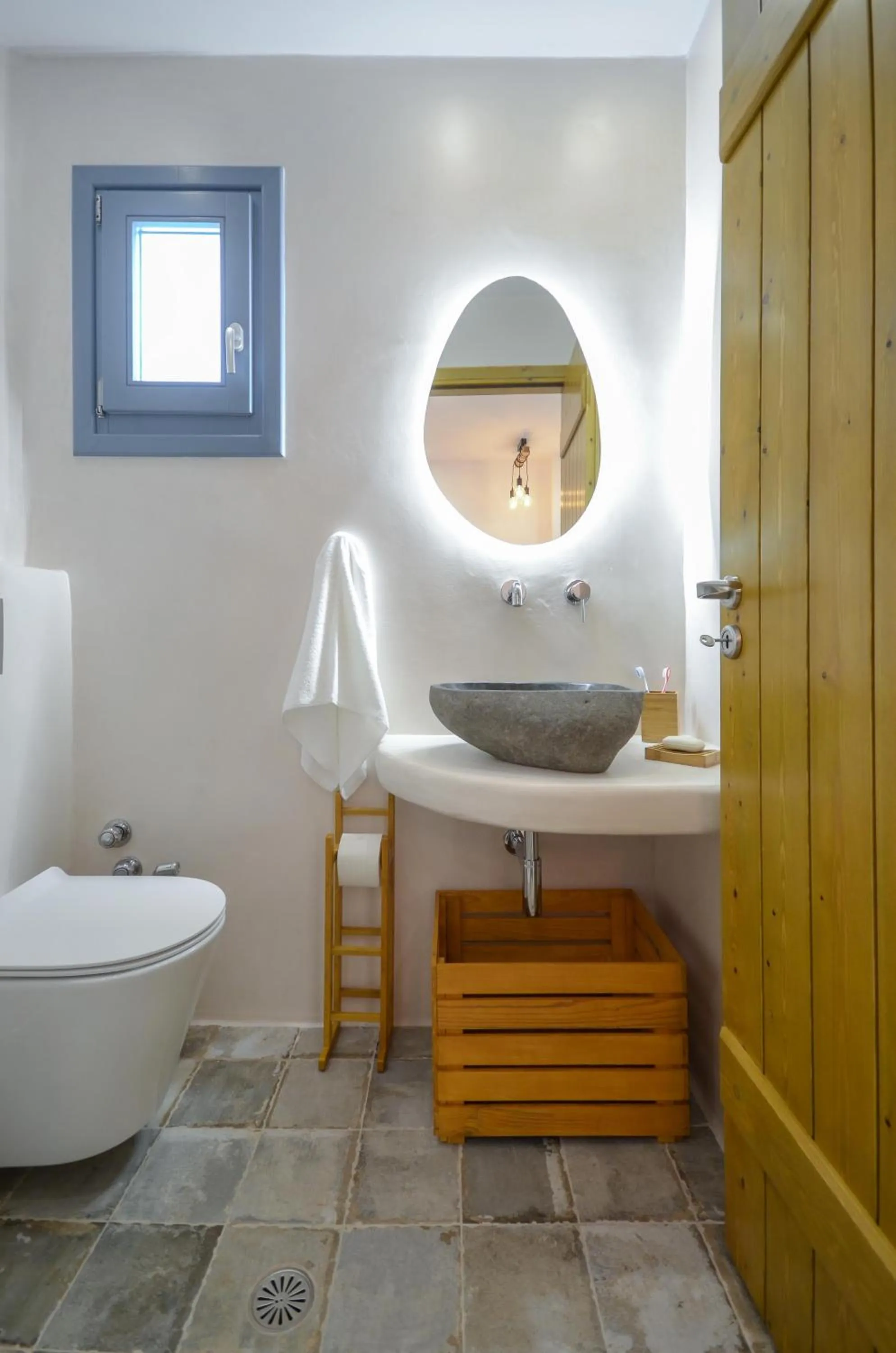 Toilet in Asterias Studios