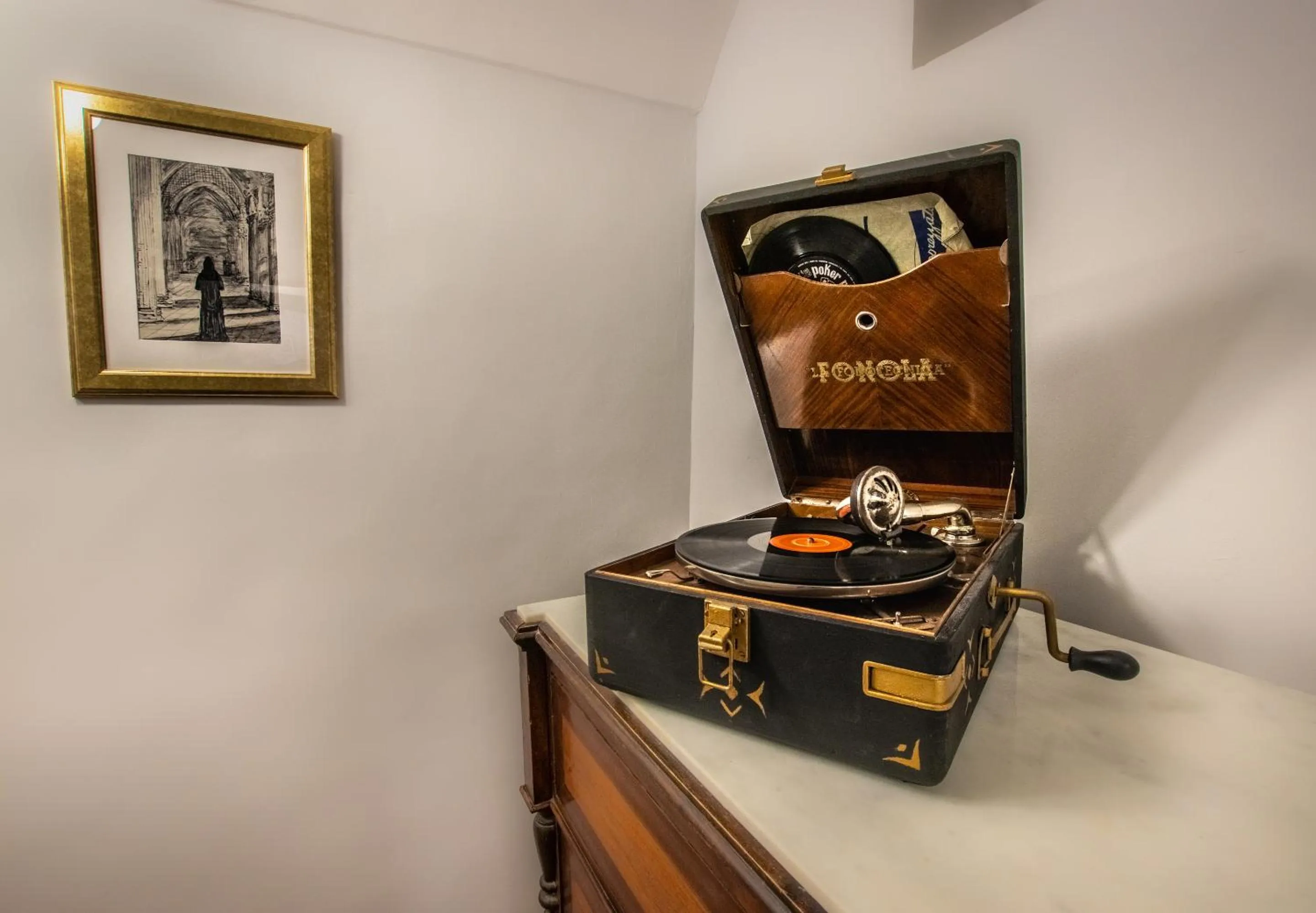 Decorative detail in Donna Maddalena