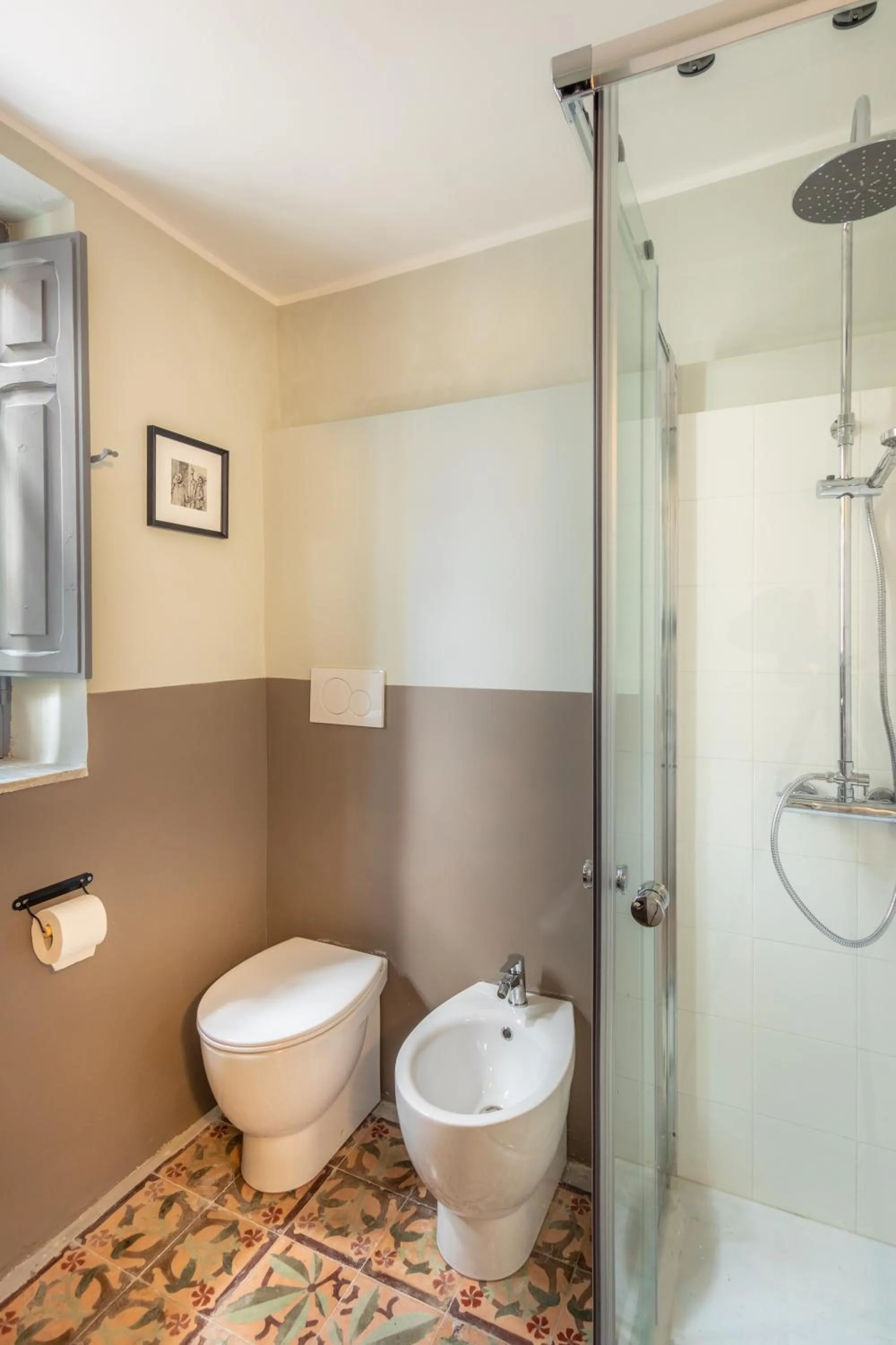 Shower in Donna Maddalena