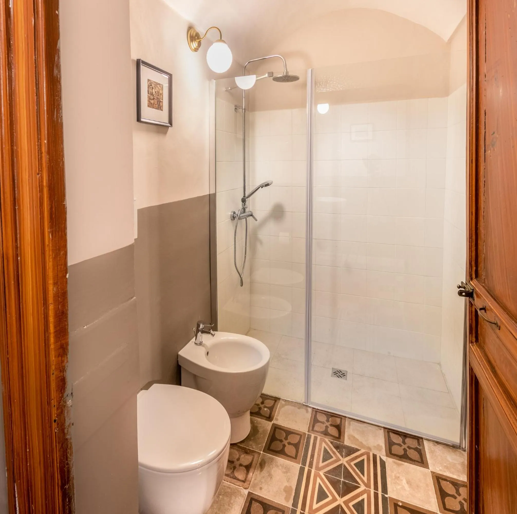 Shower in Donna Maddalena