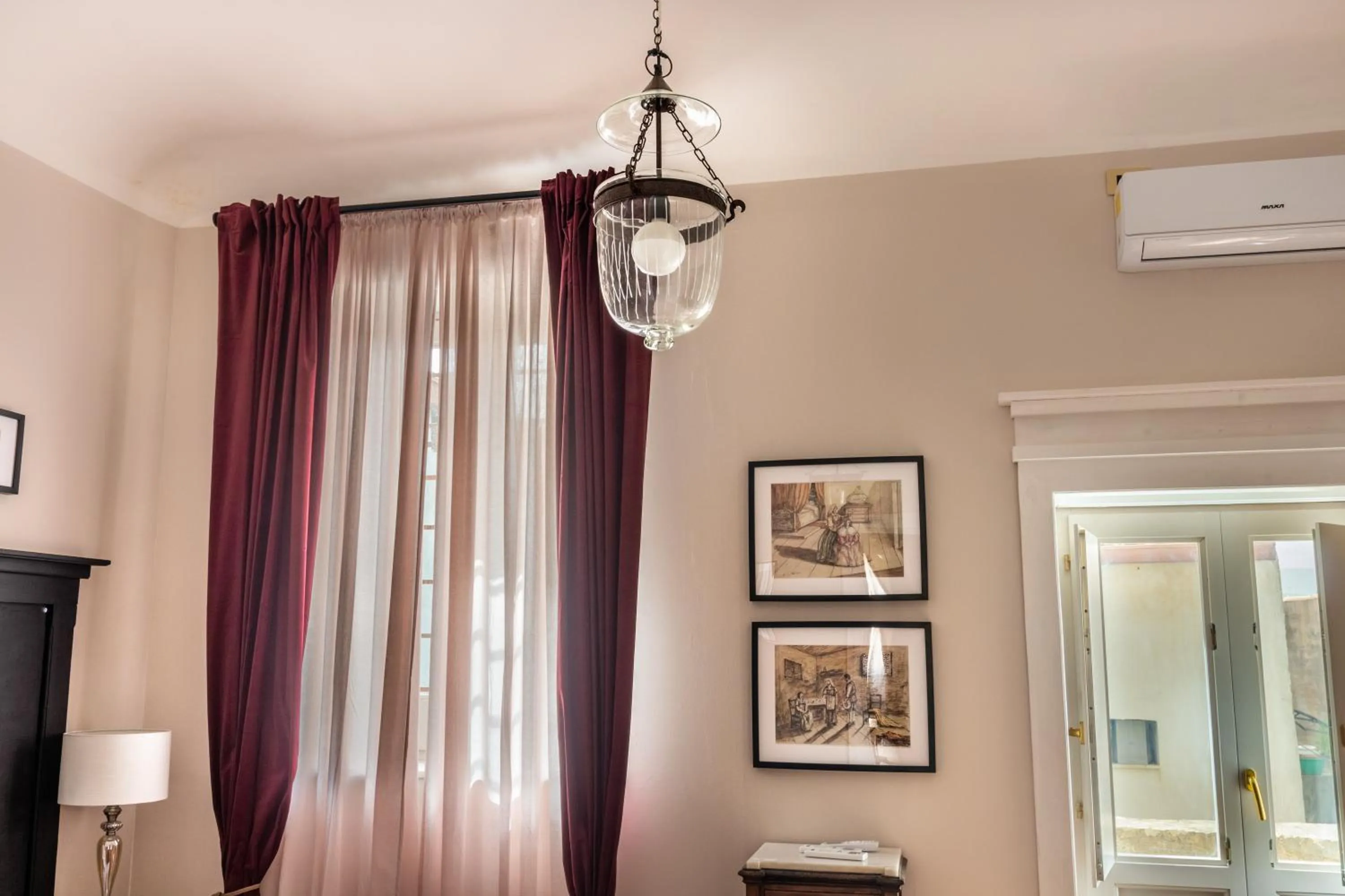 Decorative detail in Donna Maddalena