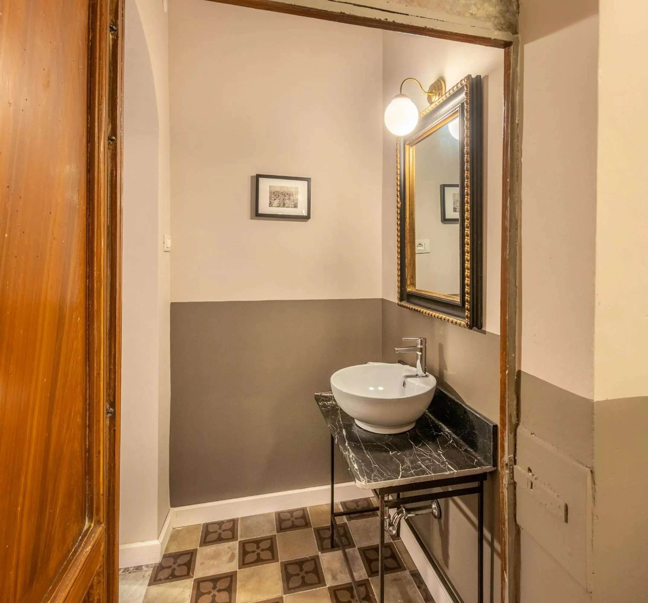 Bathroom in Donna Maddalena