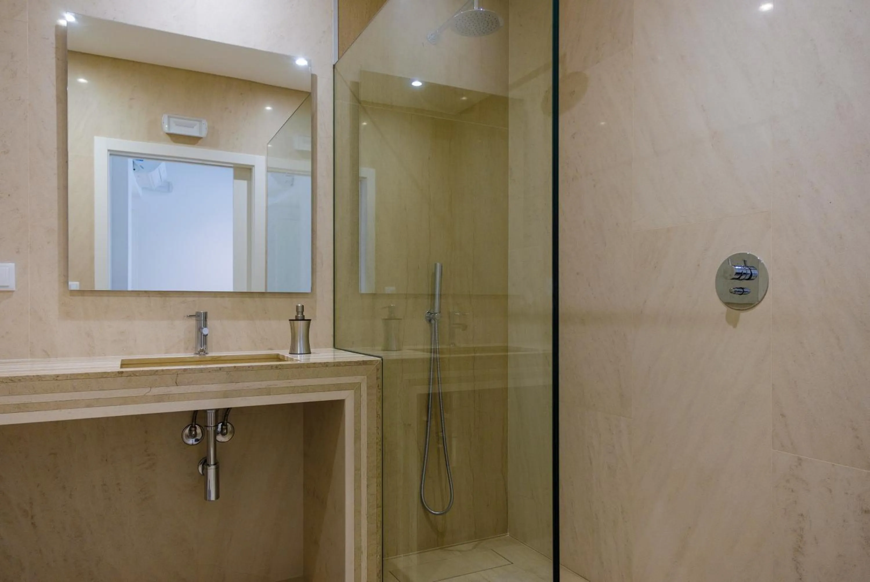 Bathroom in Rito Hall da Serra