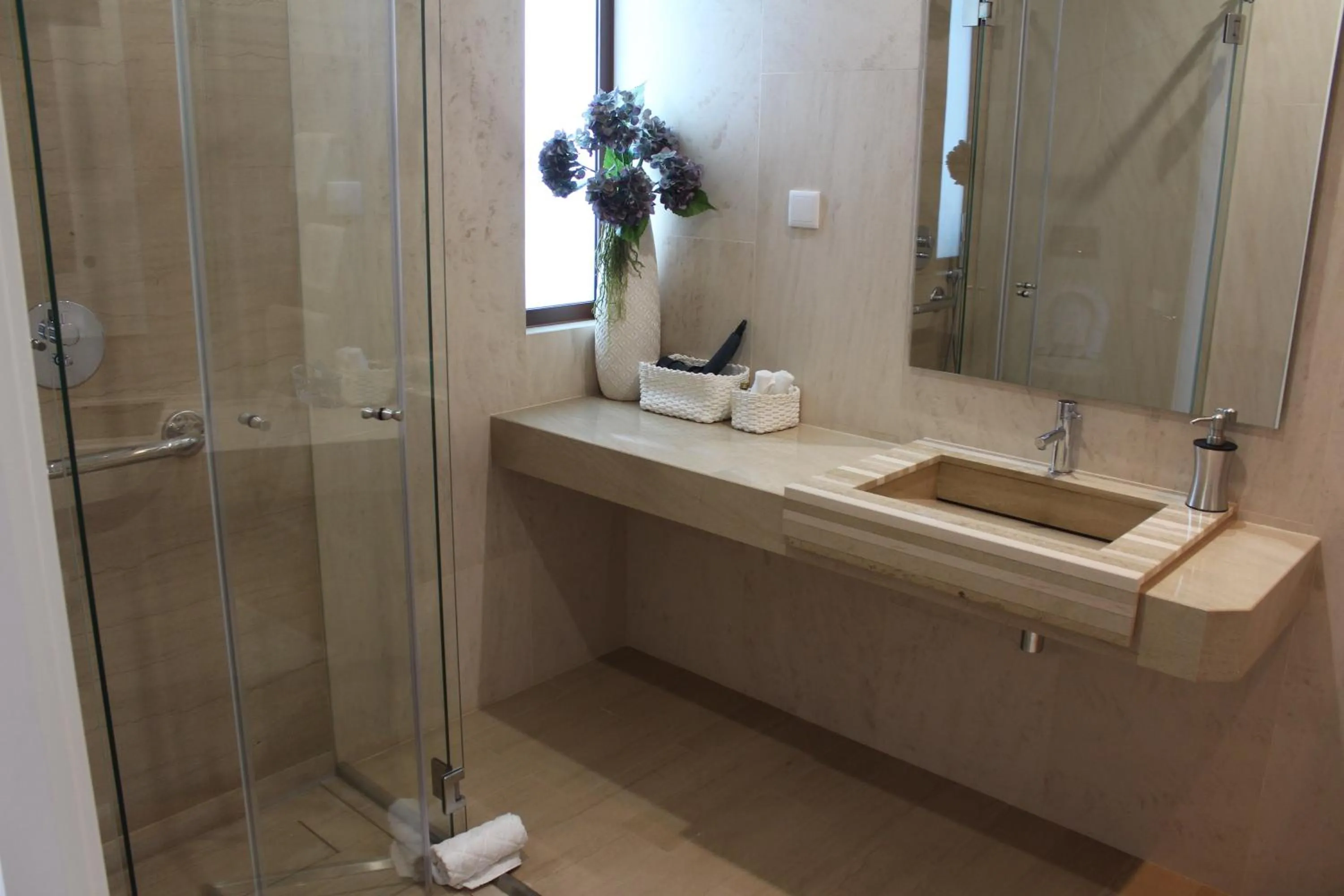 Bathroom in Rito Hall da Serra