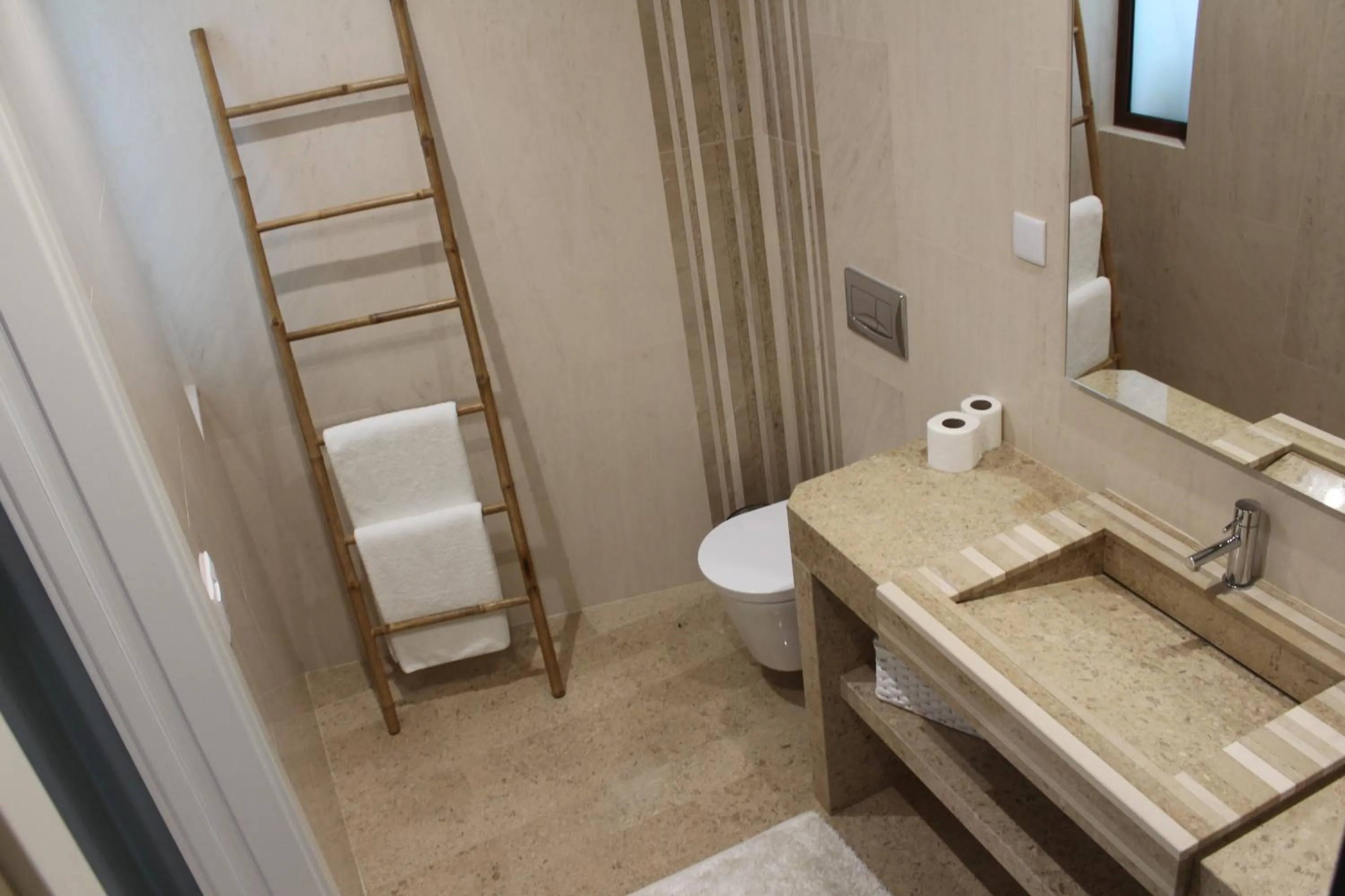 Bathroom in Rito Hall da Serra