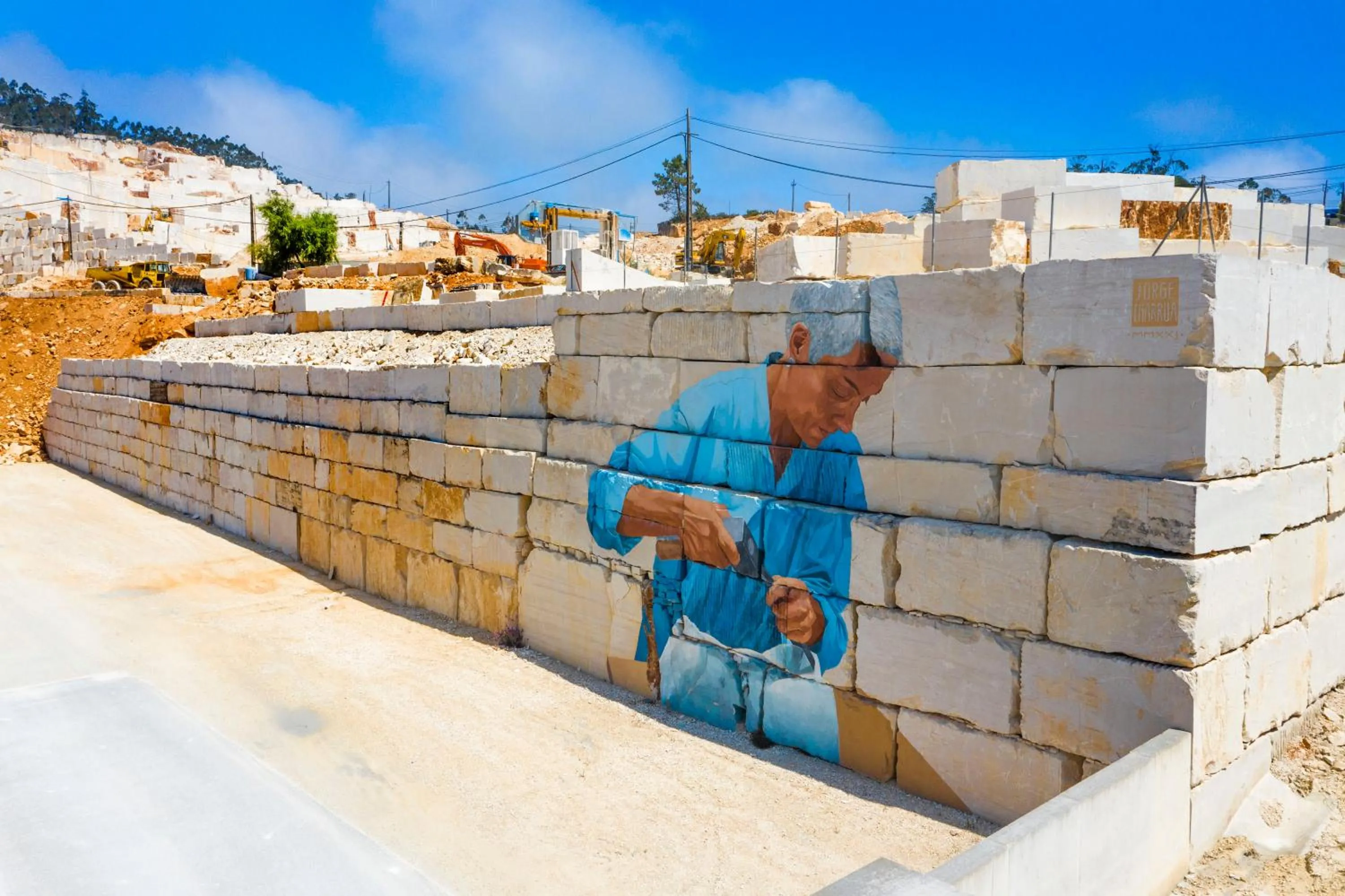 Nearby landmark in Rito Hall da Serra