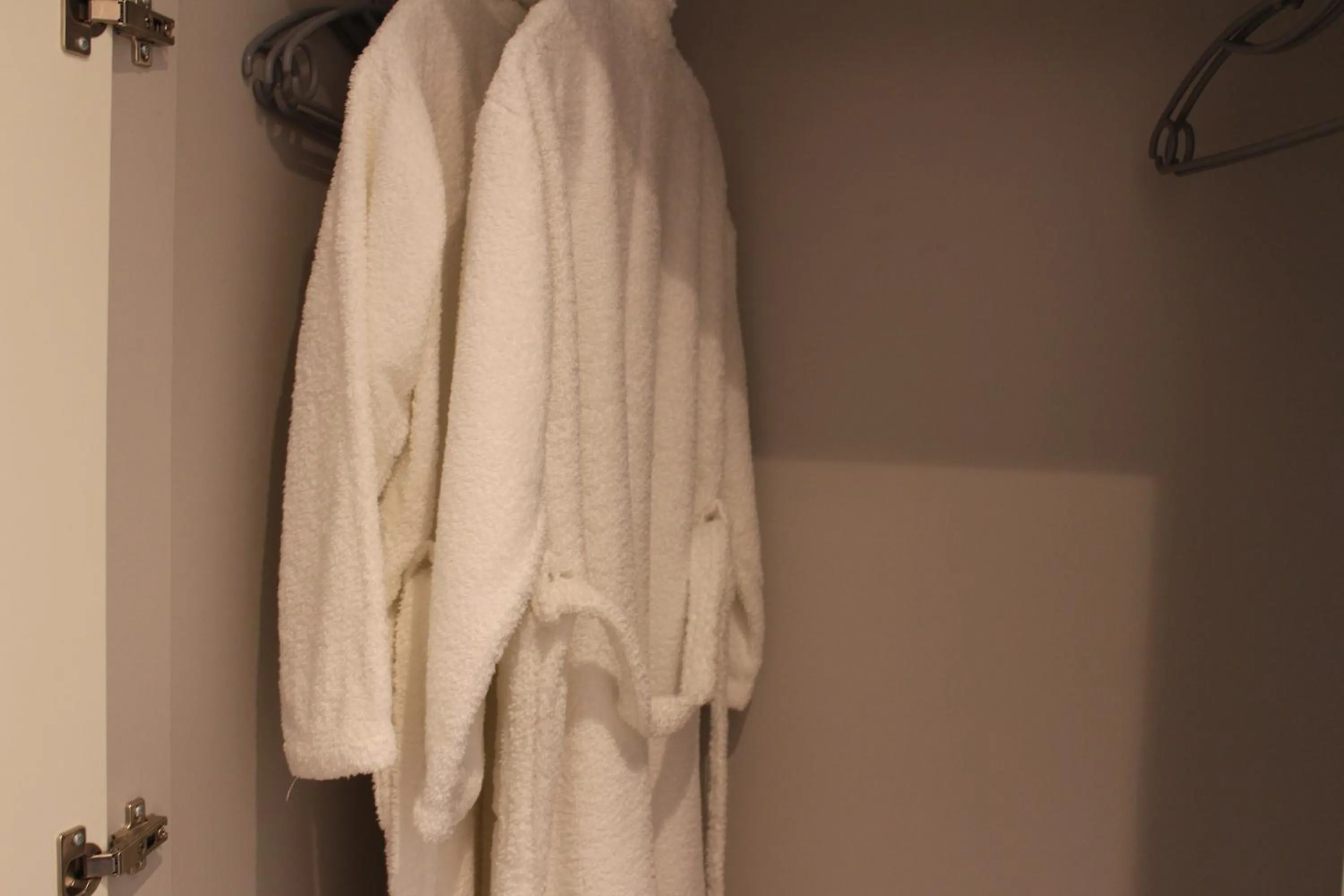 wardrobe in Rito Hall da Serra