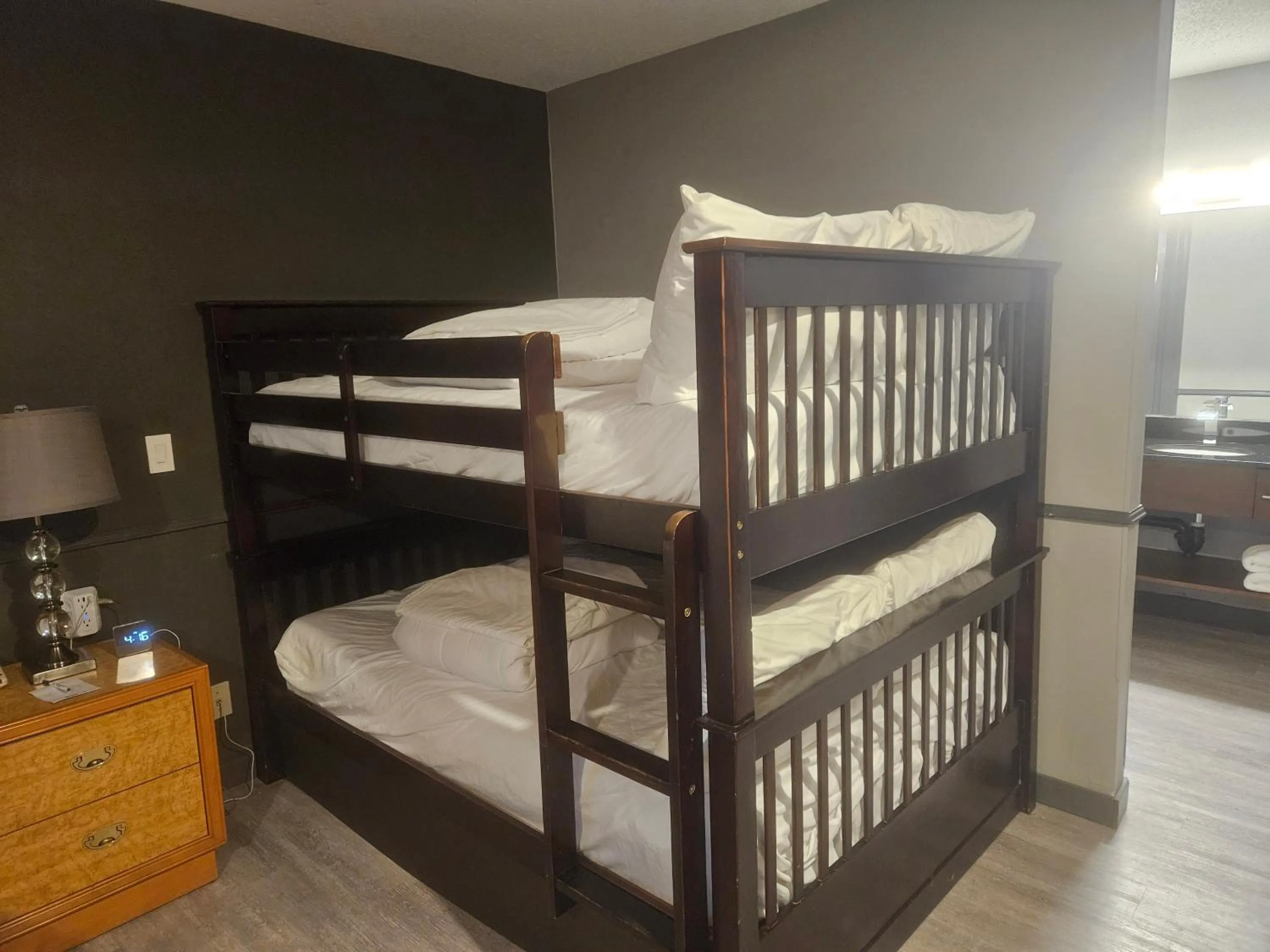 Family, Bed in Travelodge by Wyndham Brandon