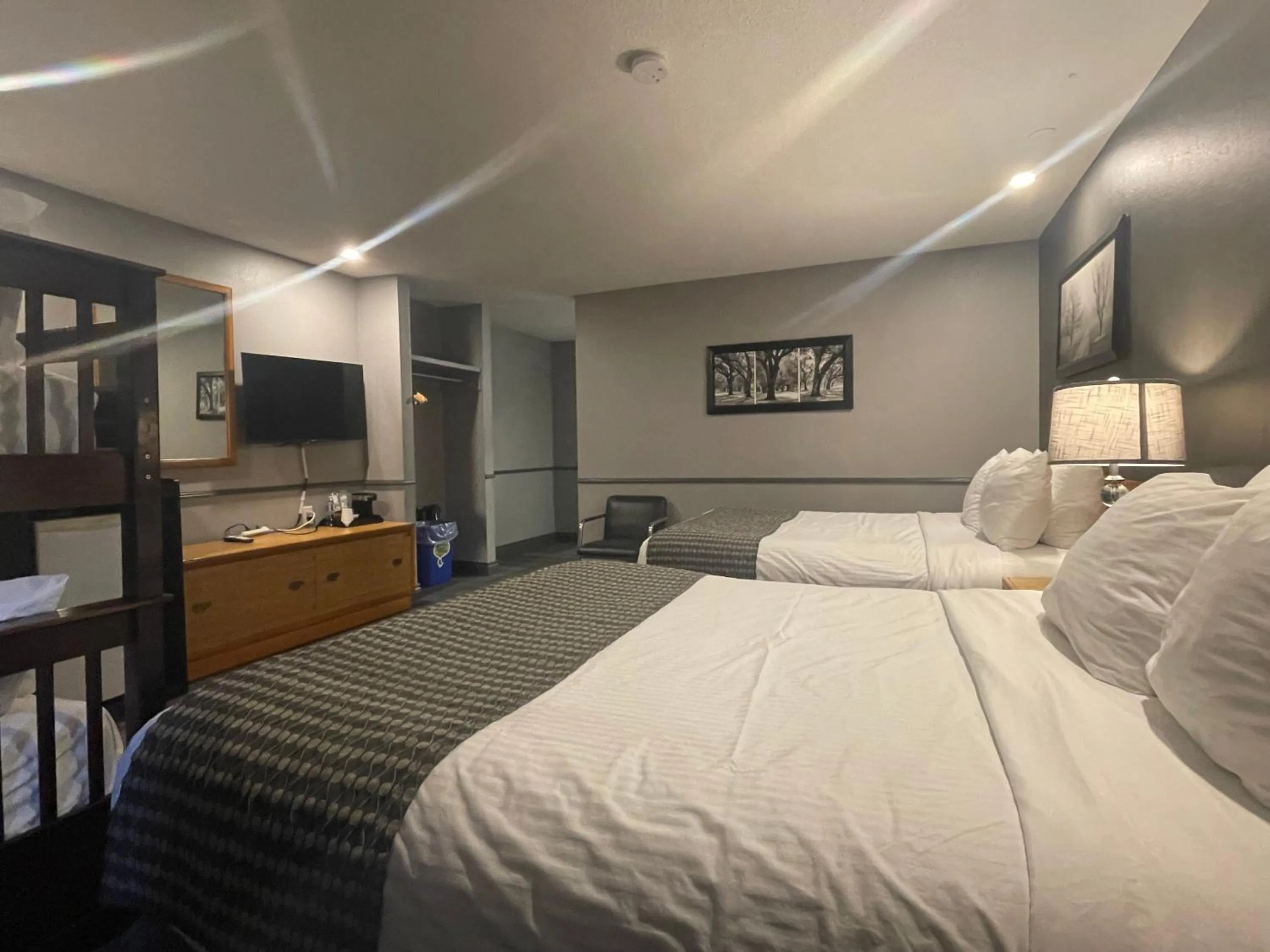 Photo of the whole room, Bed in Travelodge by Wyndham Brandon