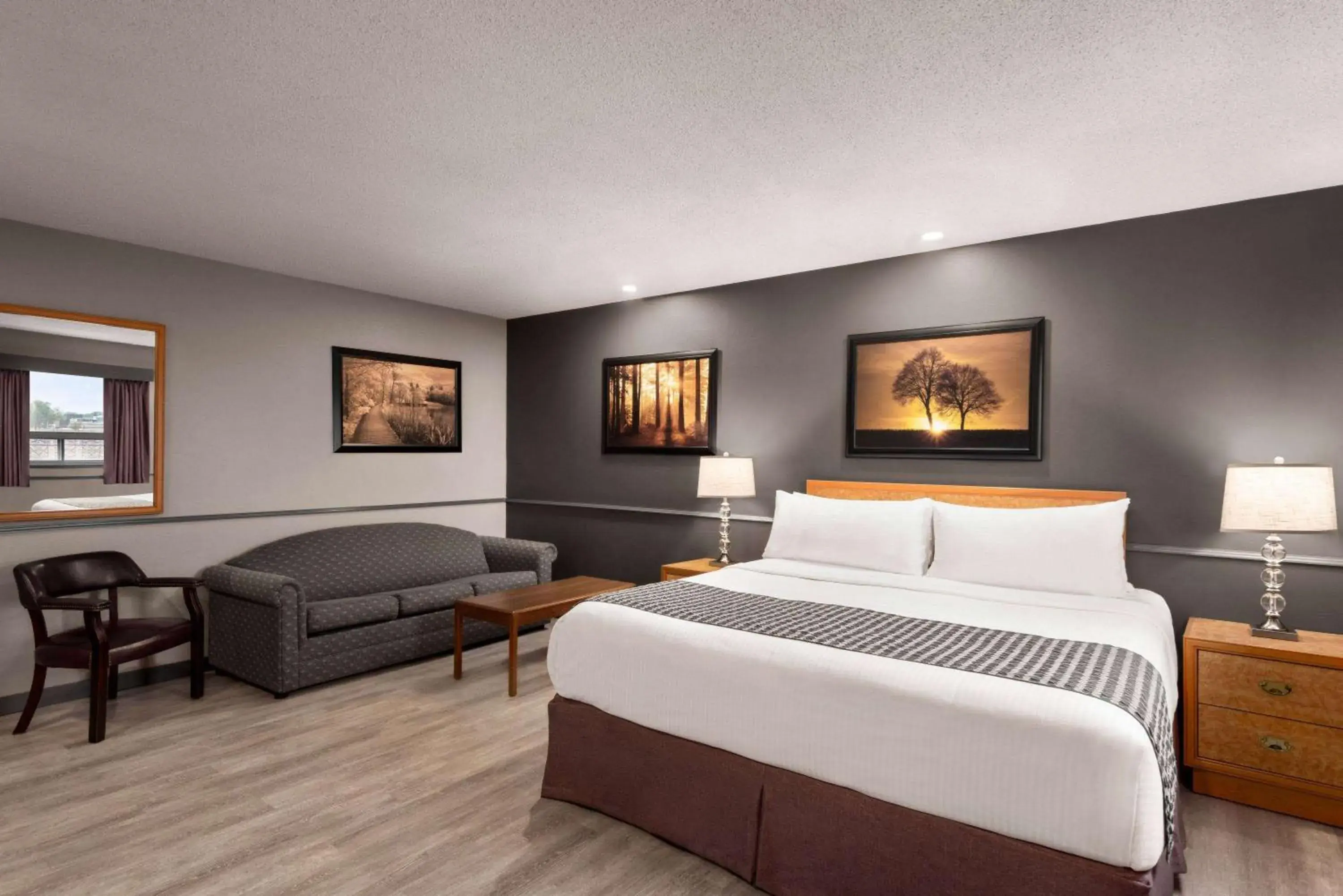 Photo of the whole room, Bed in Travelodge by Wyndham Brandon Photo of the whole room, Bed in Travelodge by Wyndham Brandon