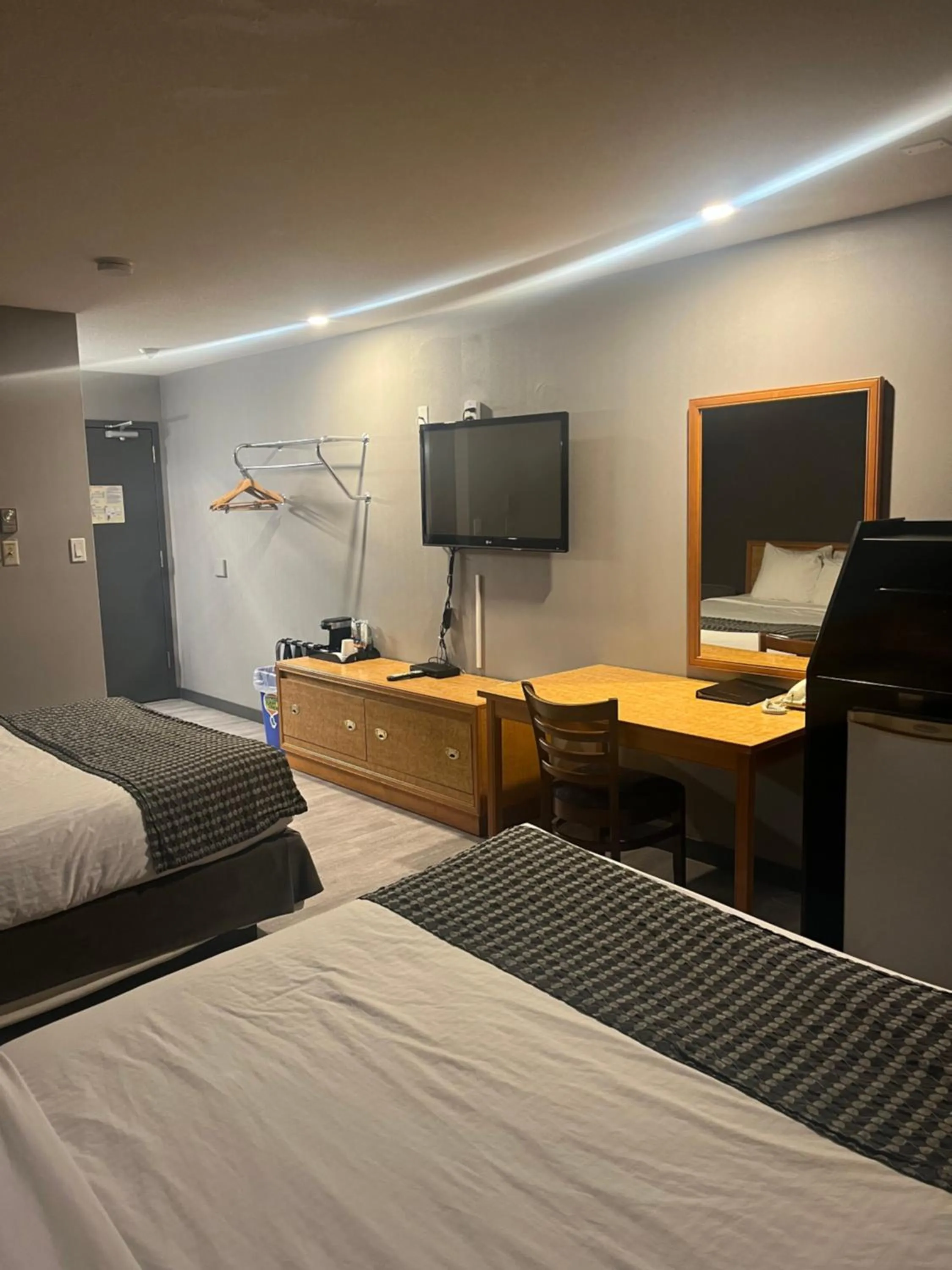 Photo of the whole room, Bed in Travelodge by Wyndham Brandon