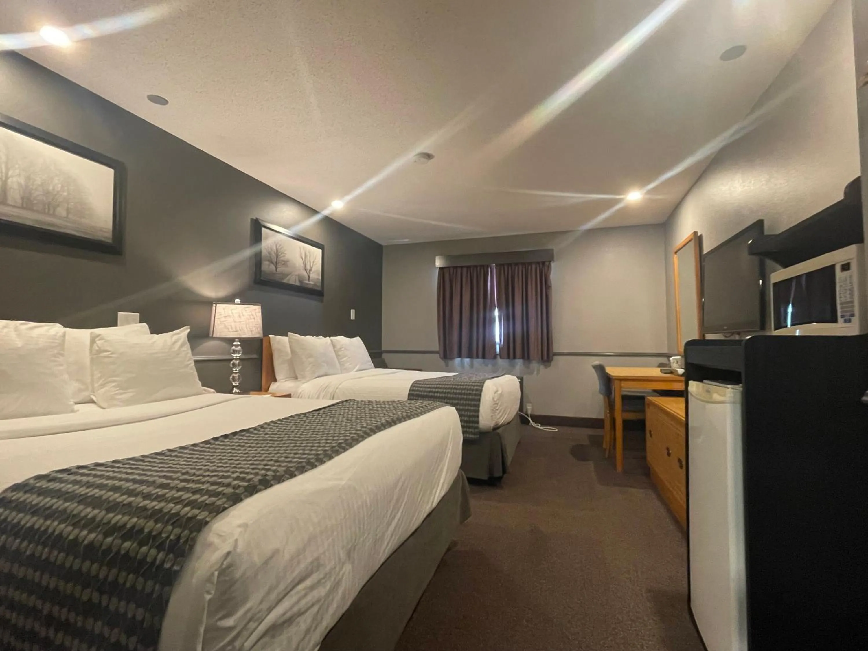 Bed in Travelodge by Wyndham Brandon