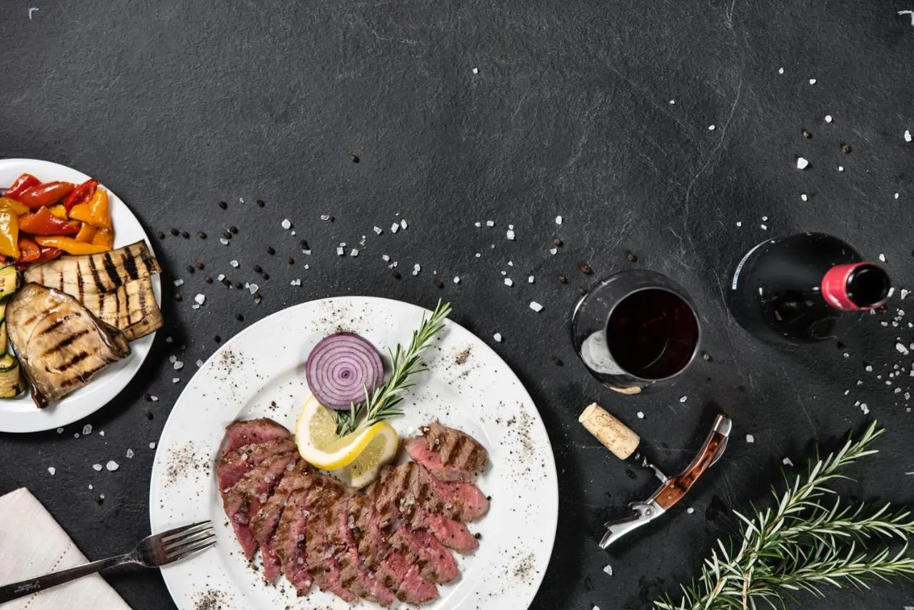 Restaurant/places to eat in Alloggi The Towers